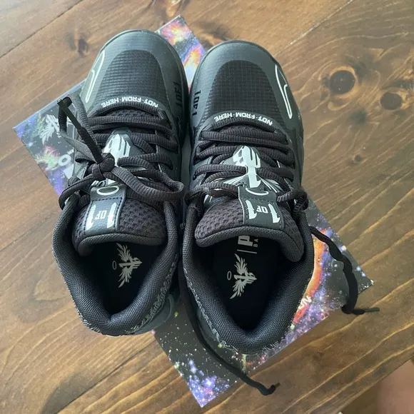 Boy’s PUMA MELO Basketball Shoes