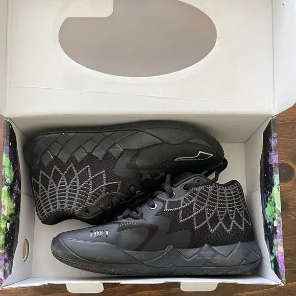 Boy’s PUMA MELO Basketball Shoes