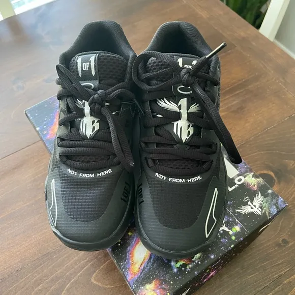 Boy’s PUMA MELO Basketball Shoes