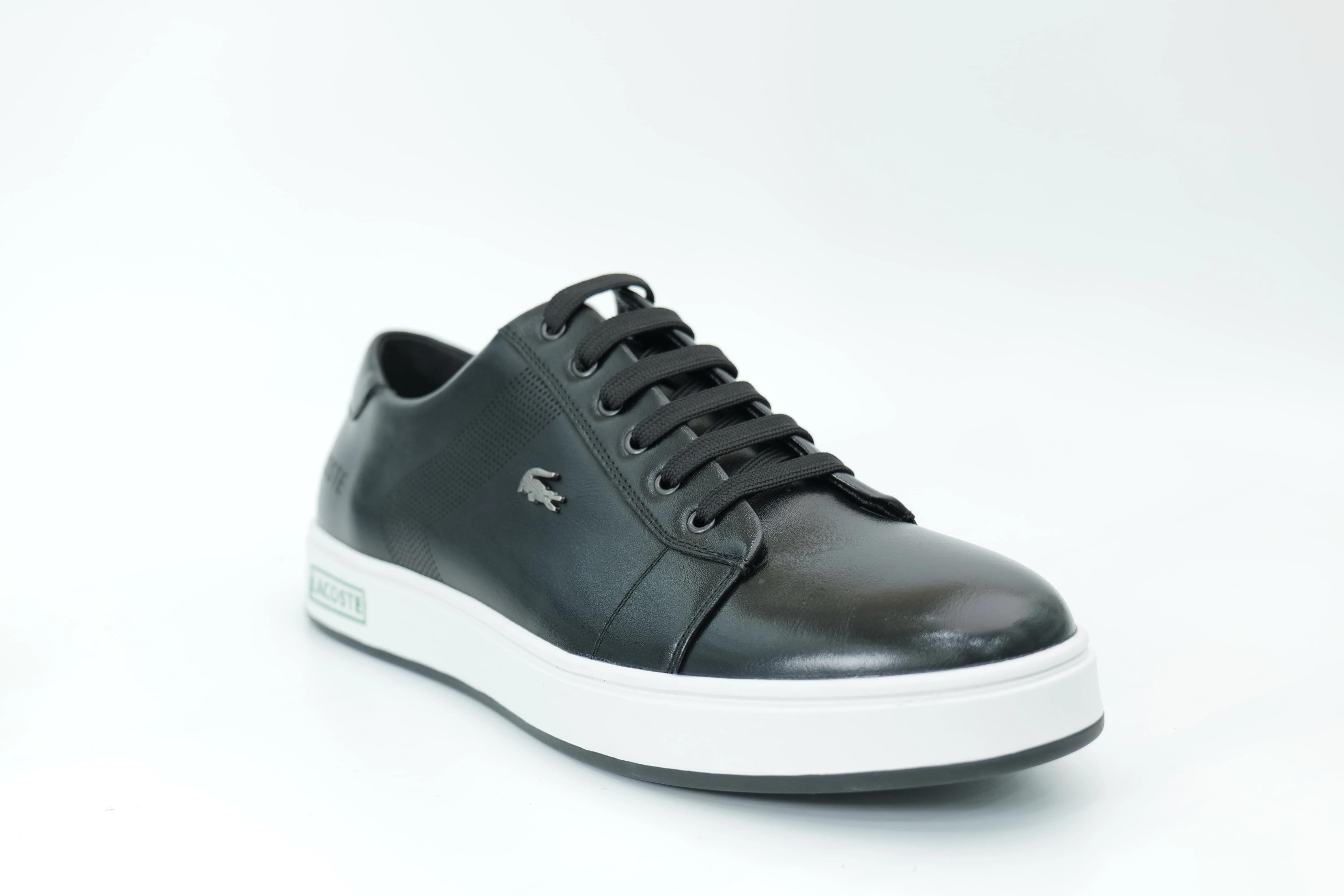 Casual sneakers