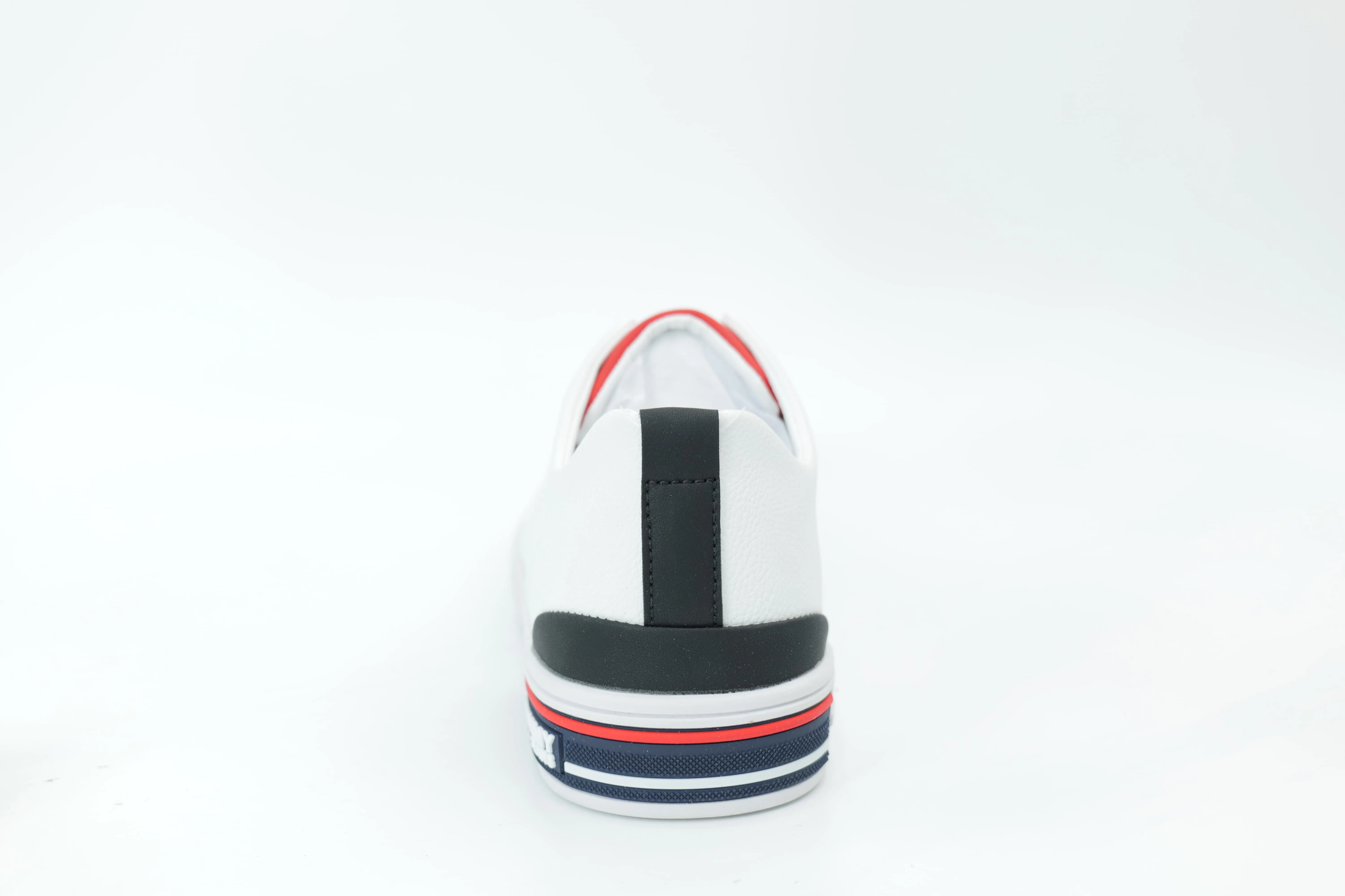 Casual sneakers