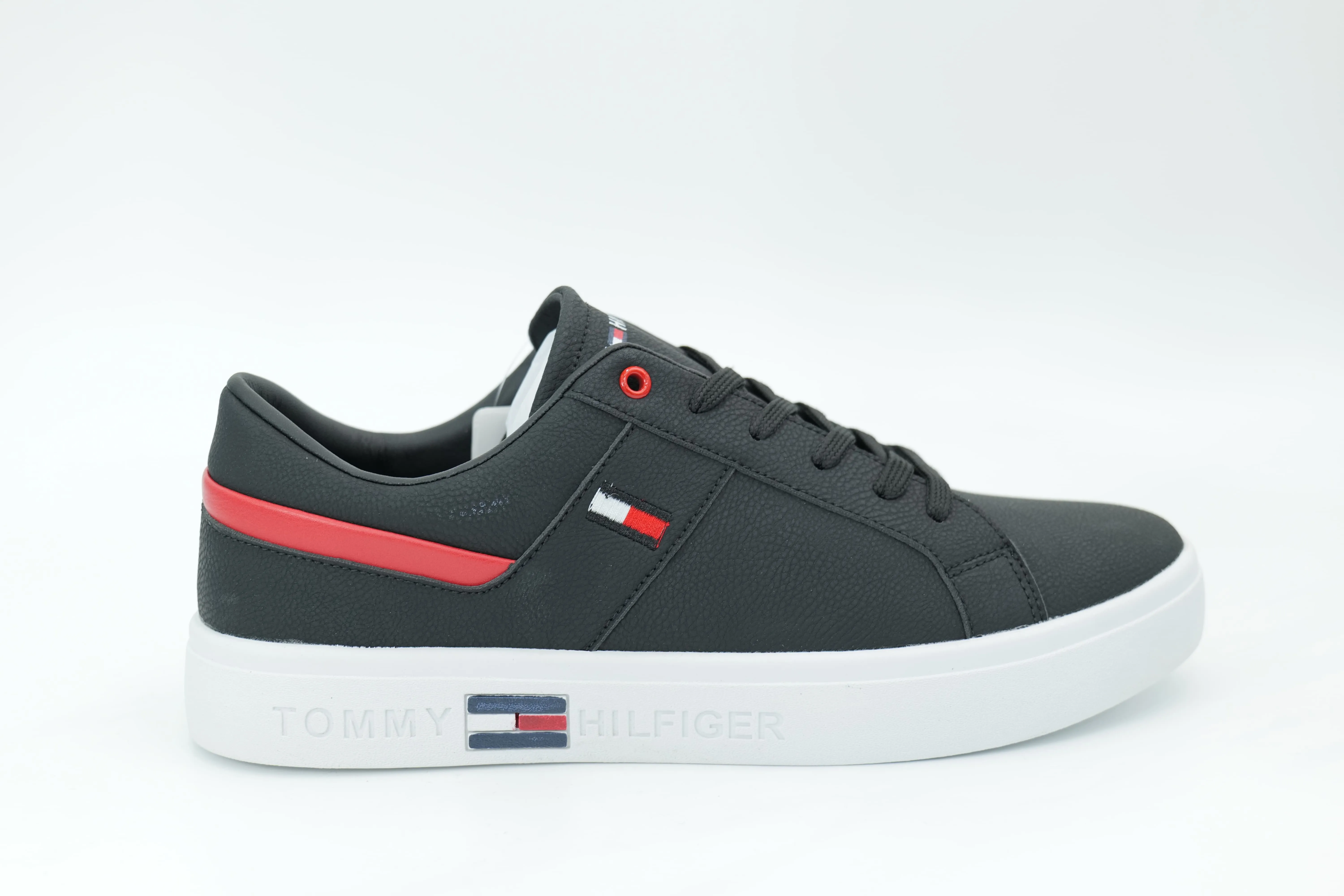 Casual sneakers