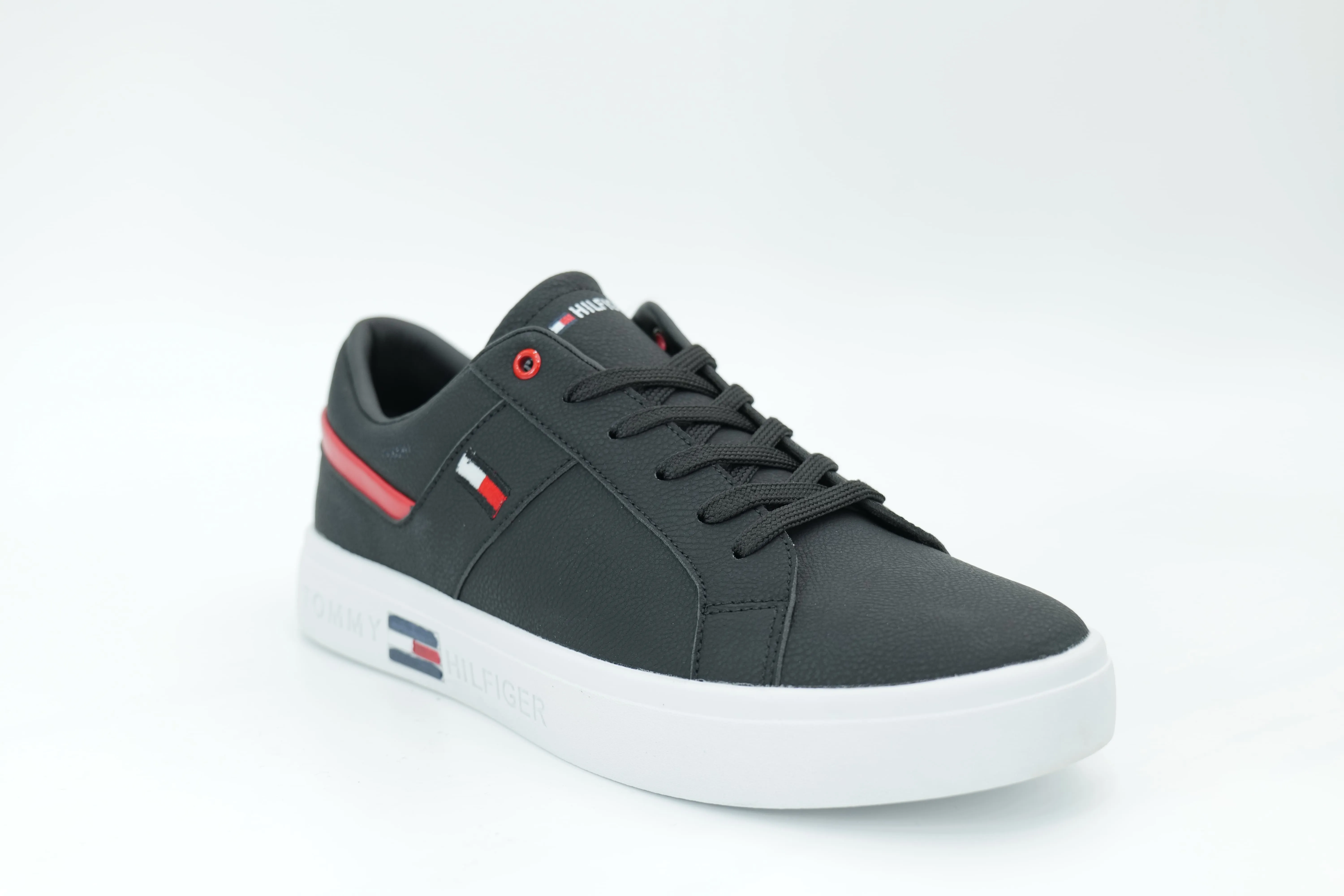 Casual sneakers