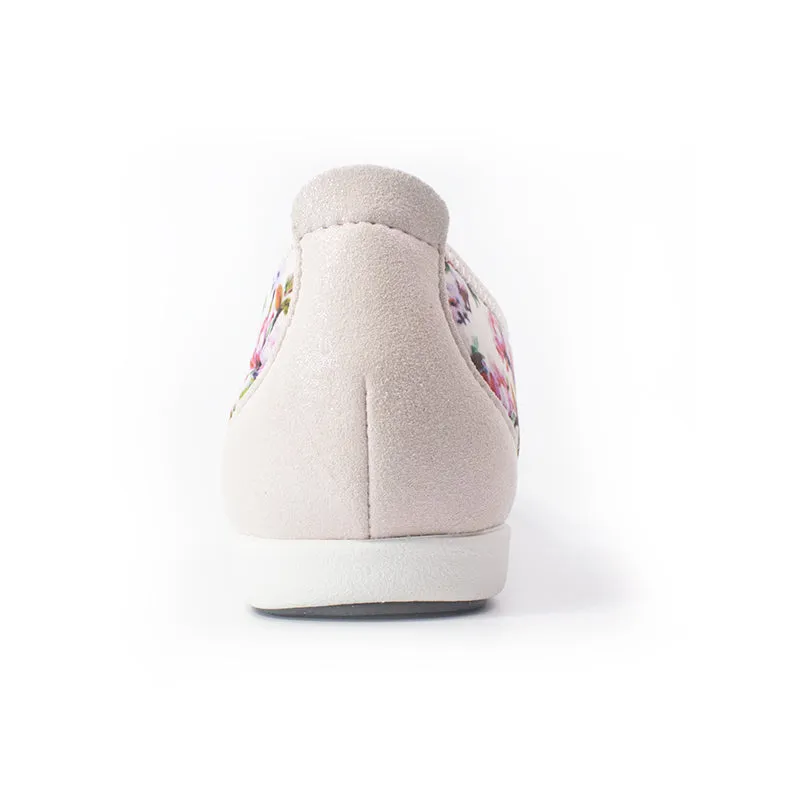 Casual sneakers