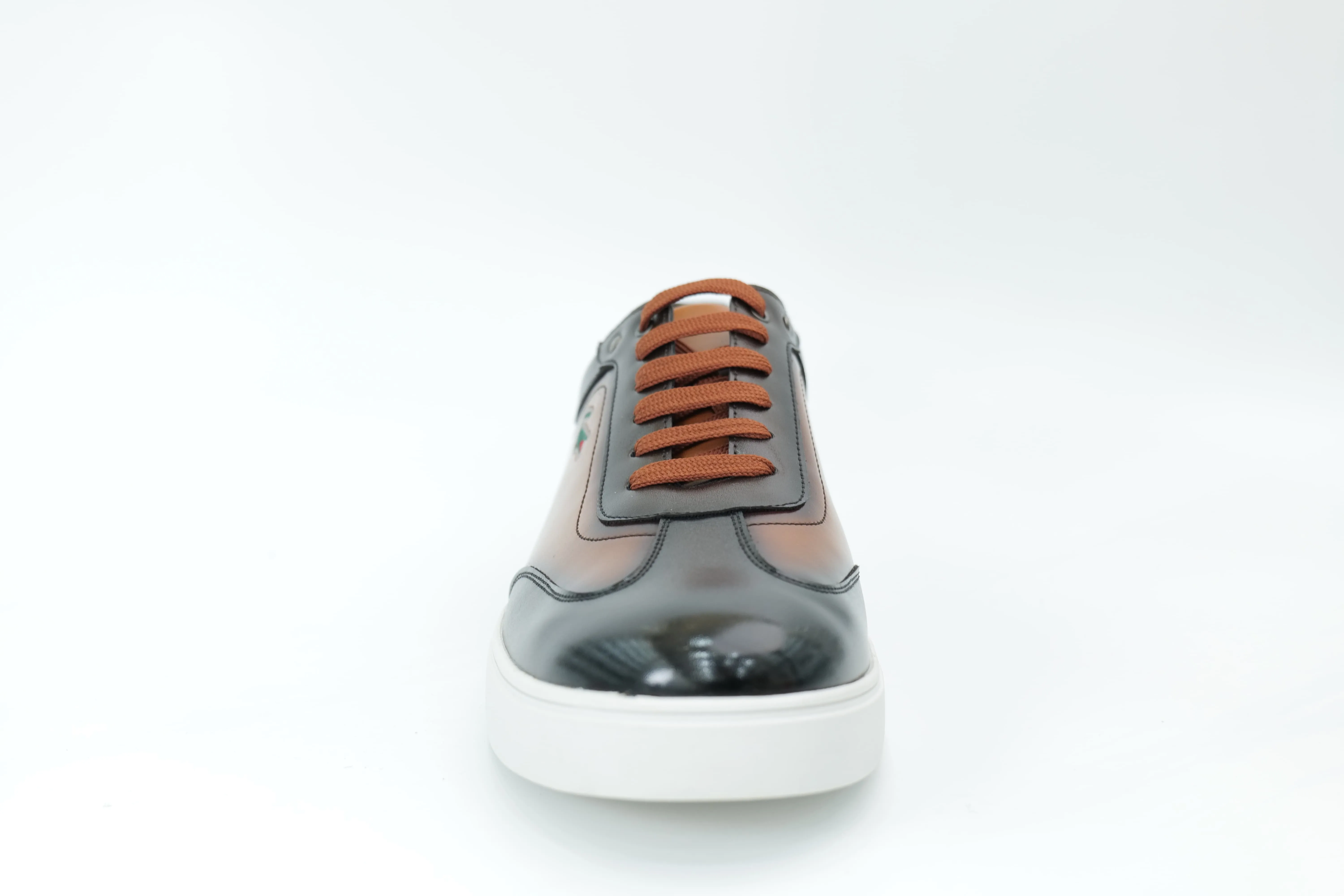 Casual sneakers