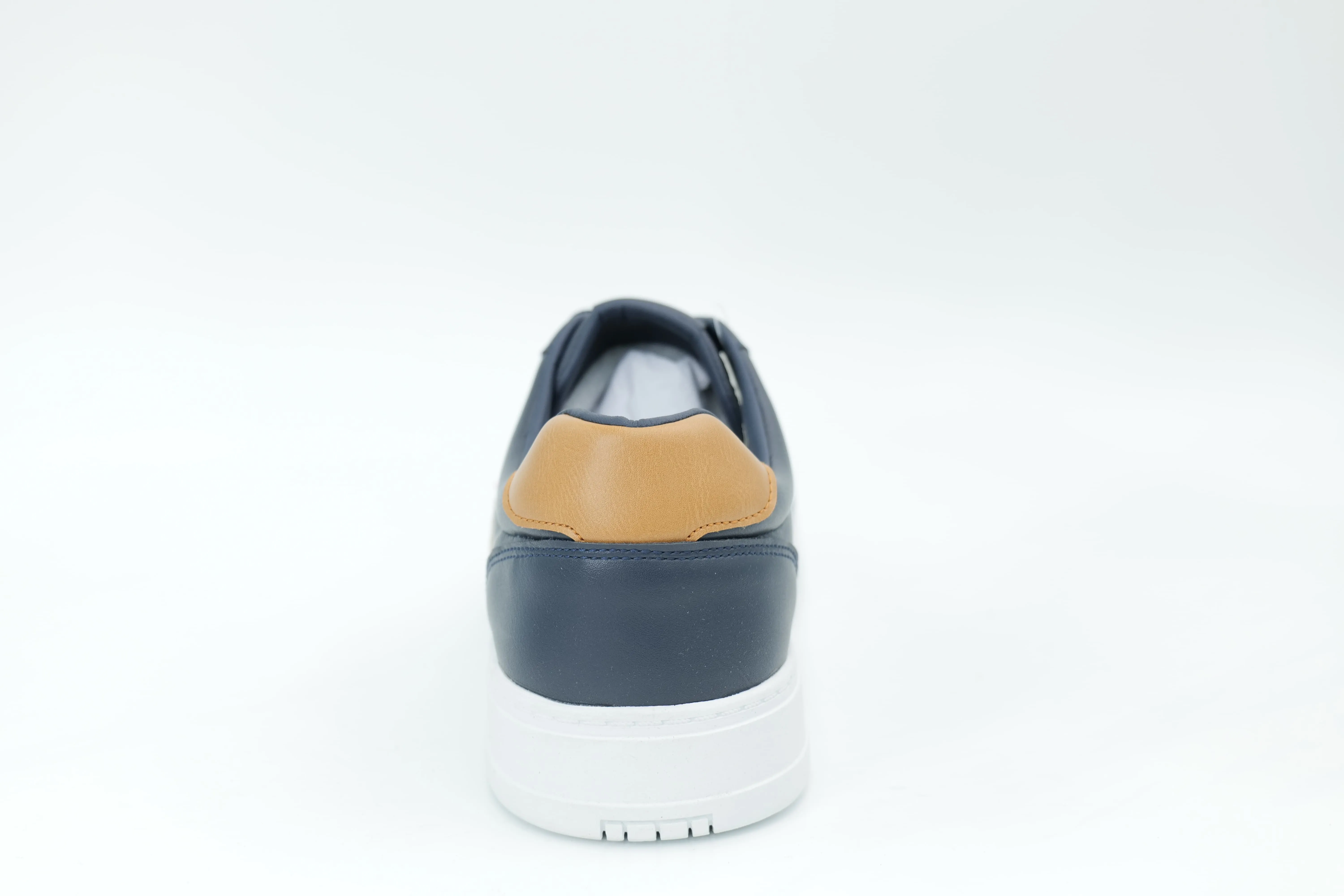 Casual sneakers