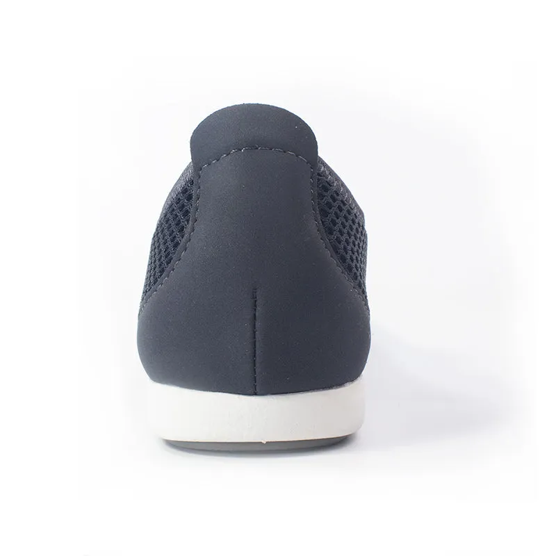Casual sneakers