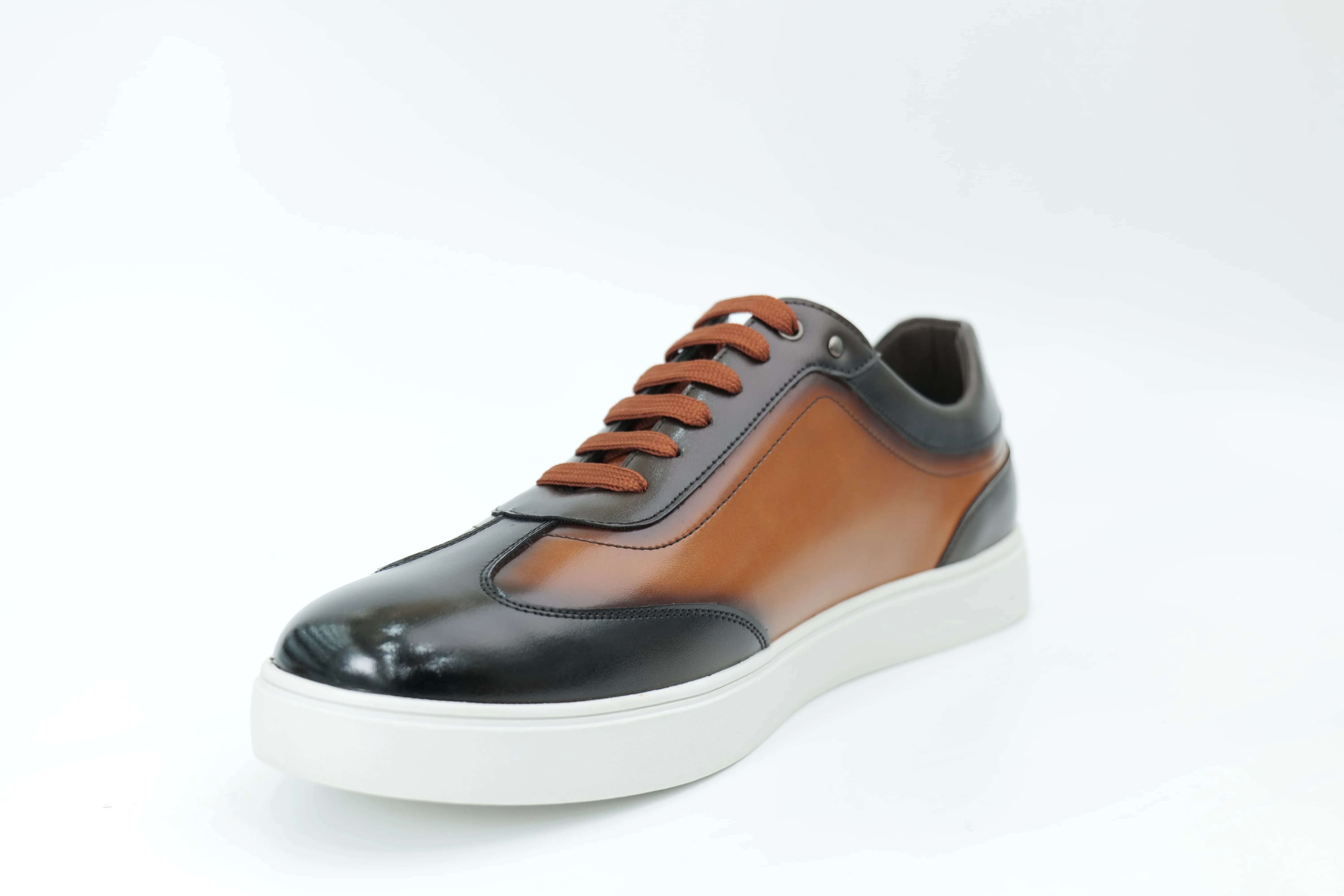 Casual sneakers