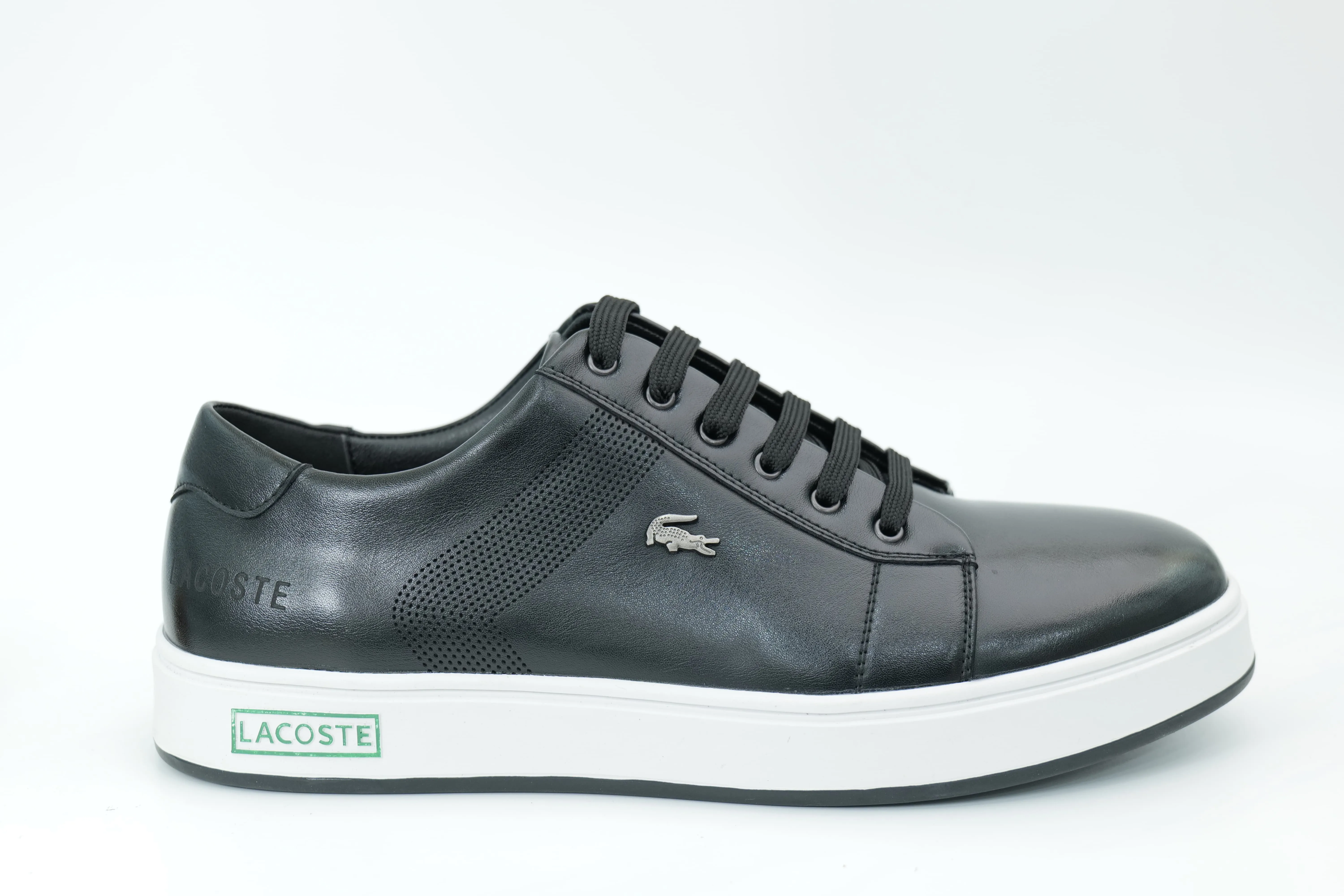 Casual sneakers