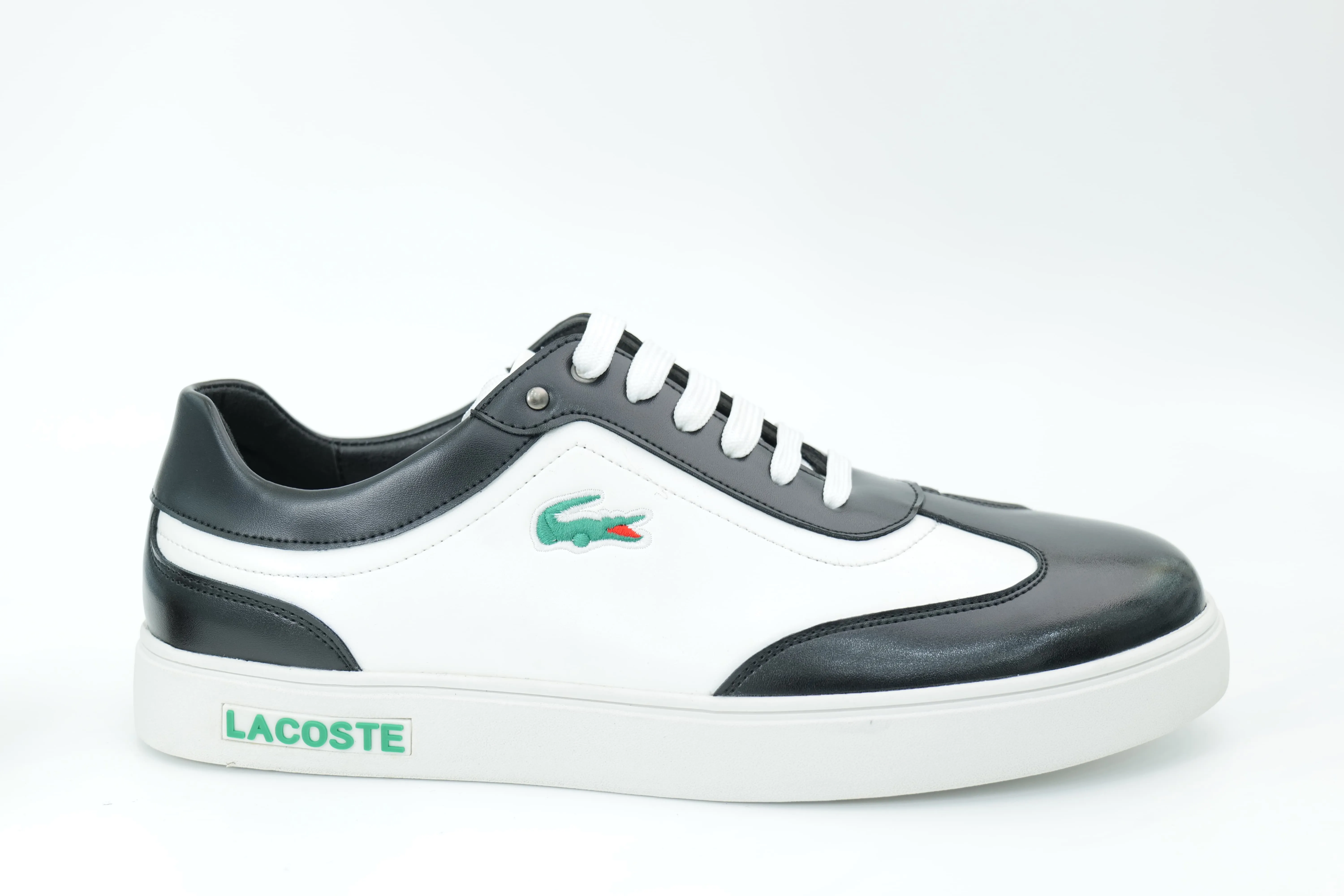 Casual sneakers