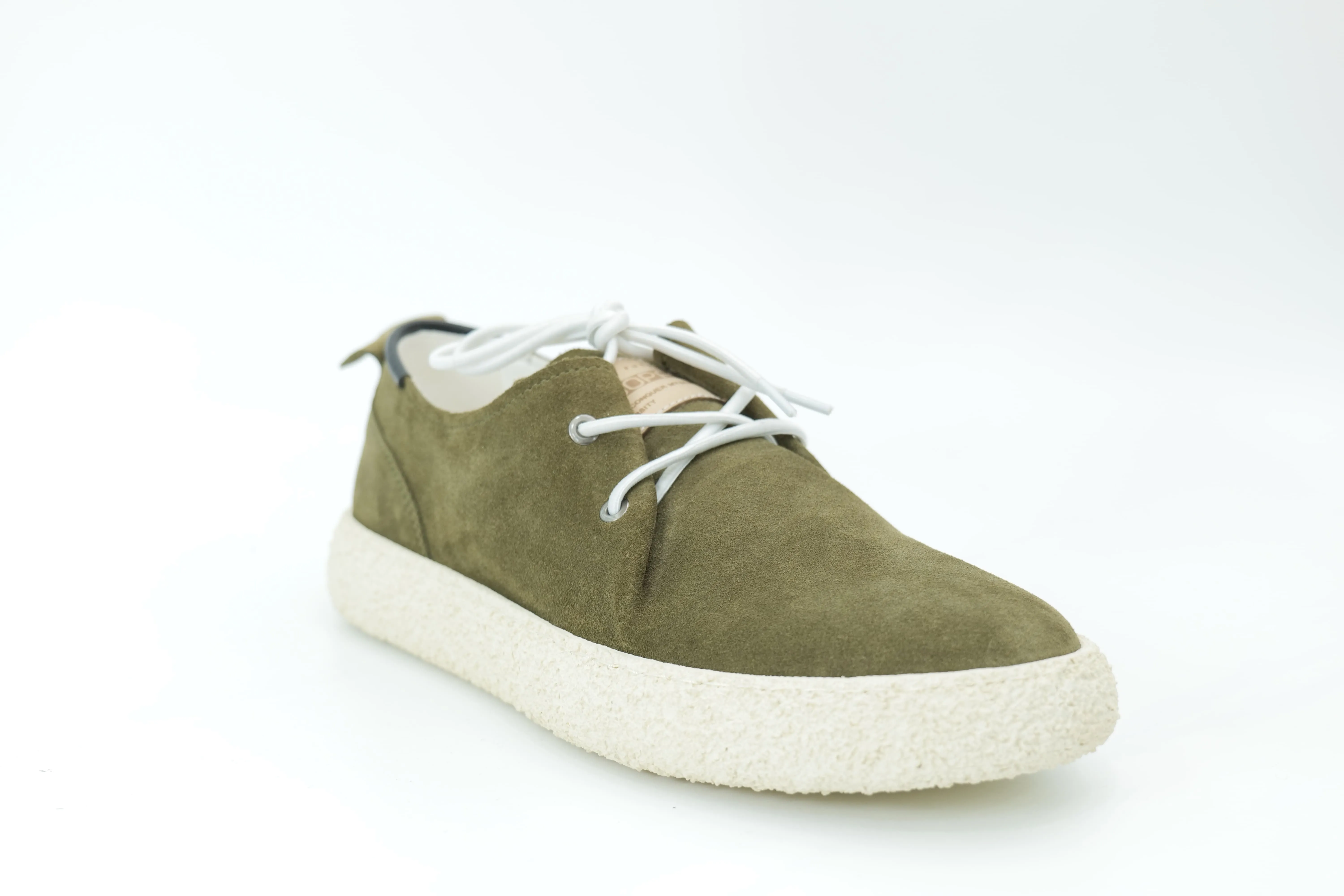 Casual sneakers
