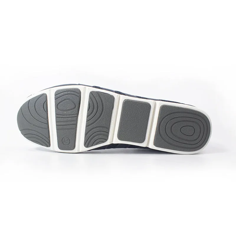 Casual sneakers