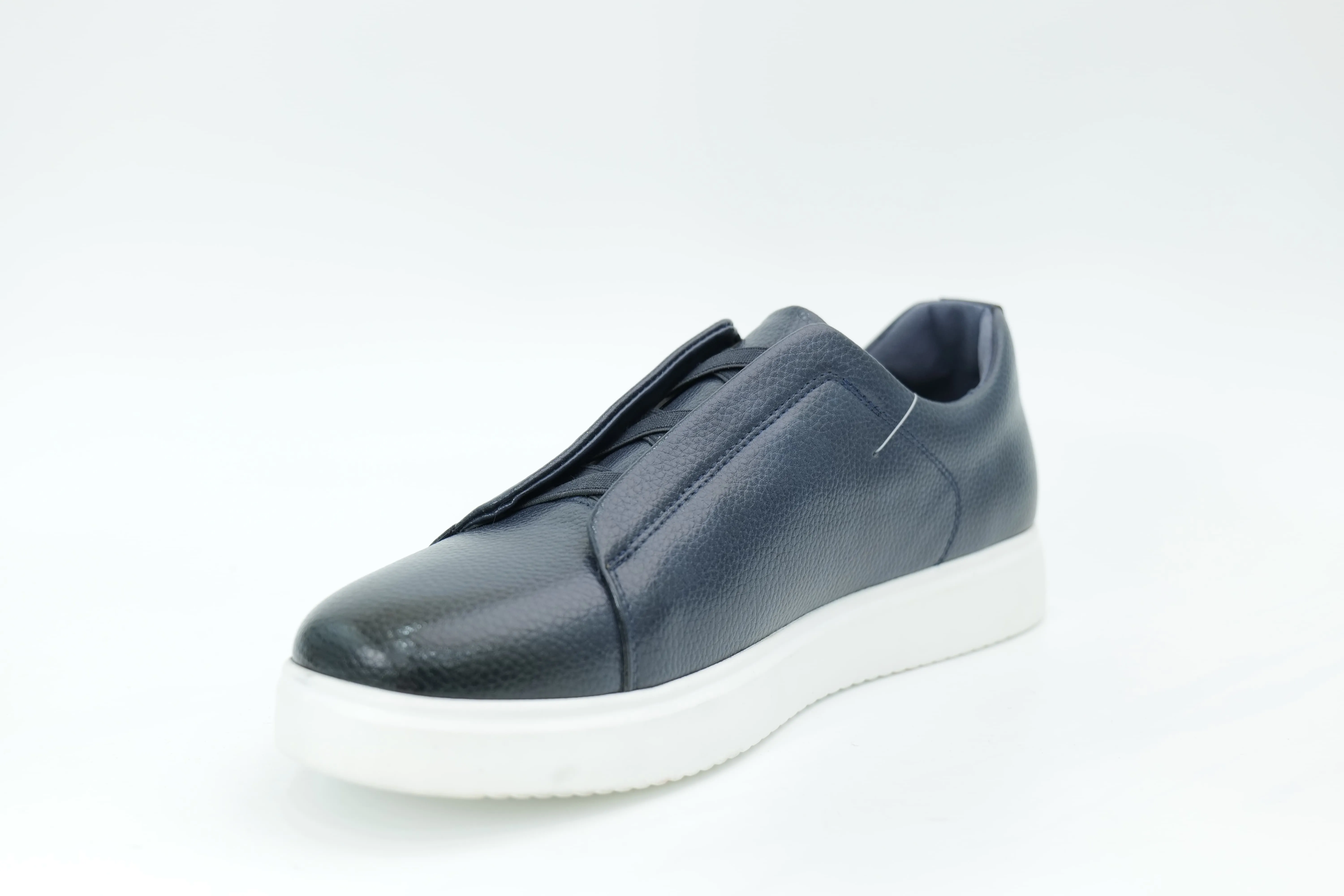 Casual sneakers