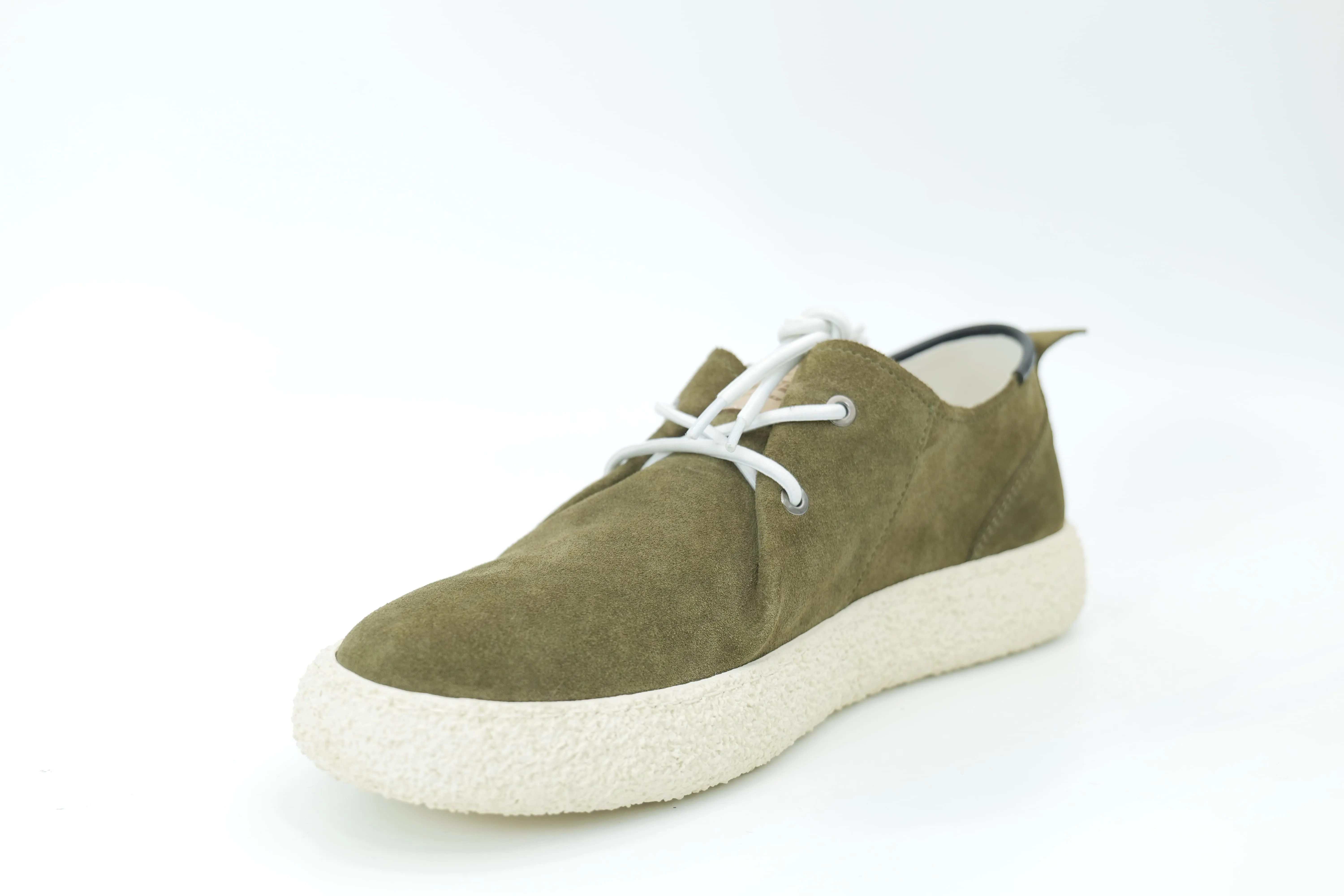 Casual sneakers