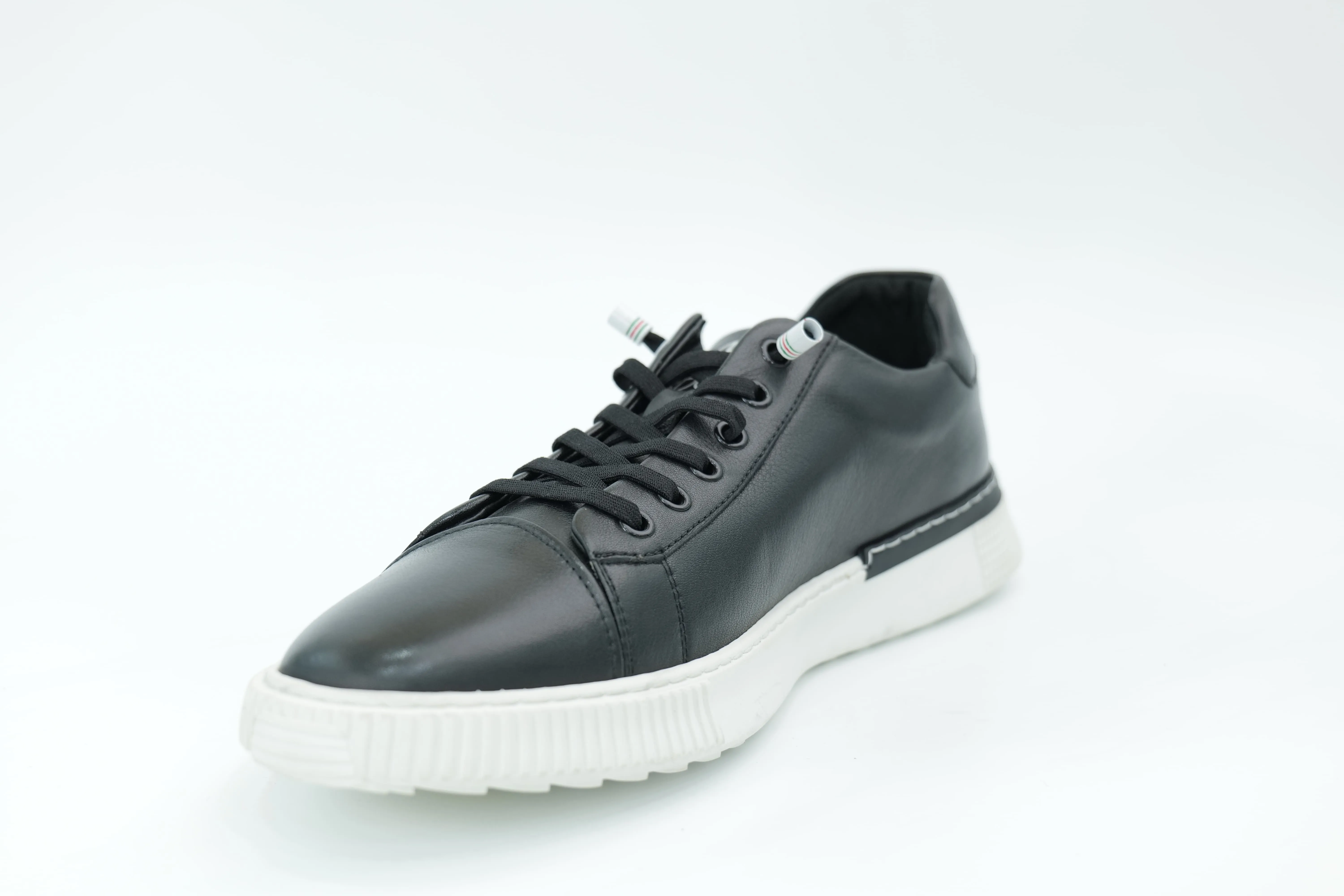 Casual sneakers