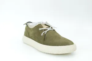 Casual sneakers