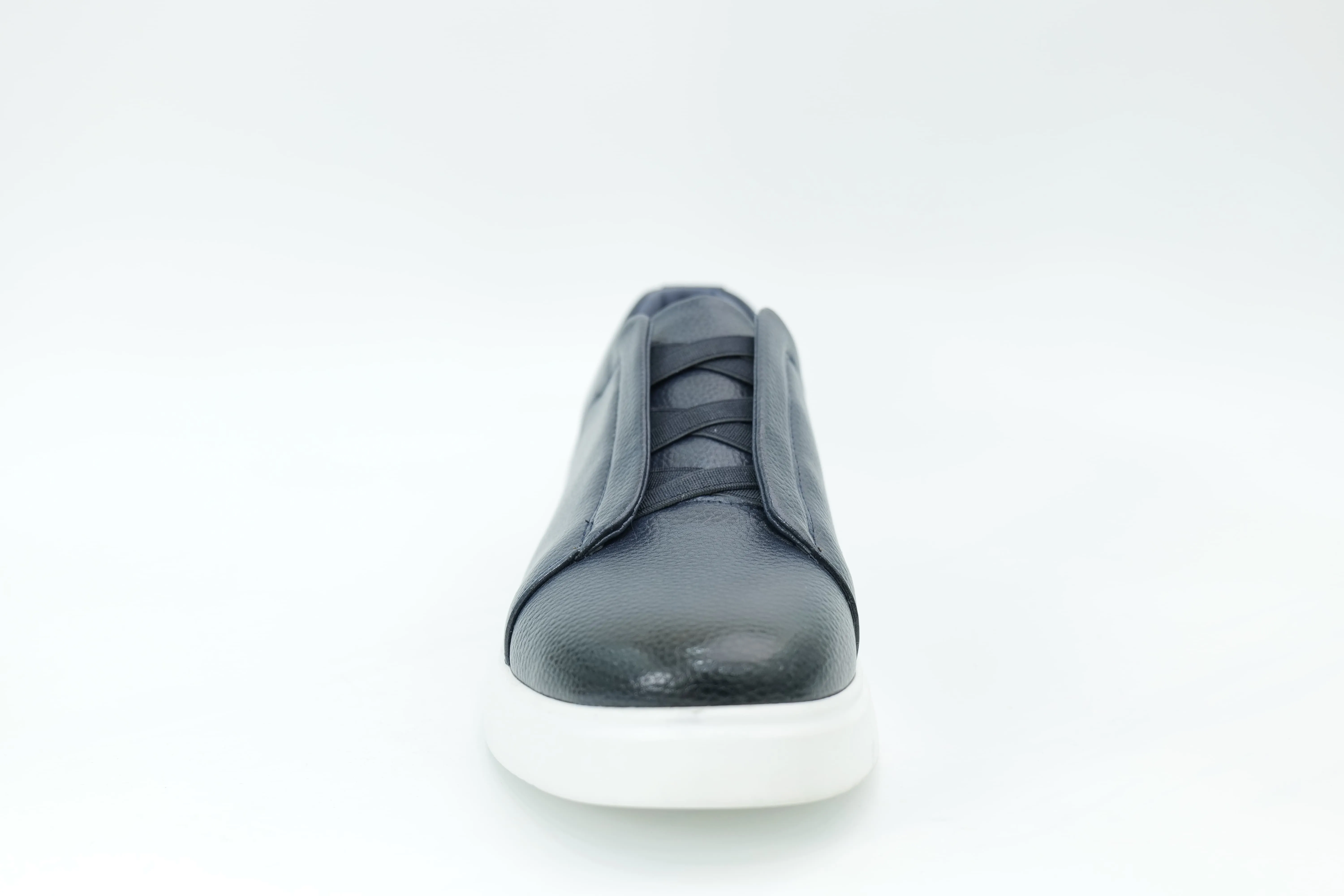 Casual sneakers