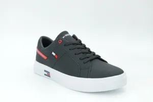Casual sneakers