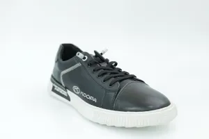 Casual sneakers