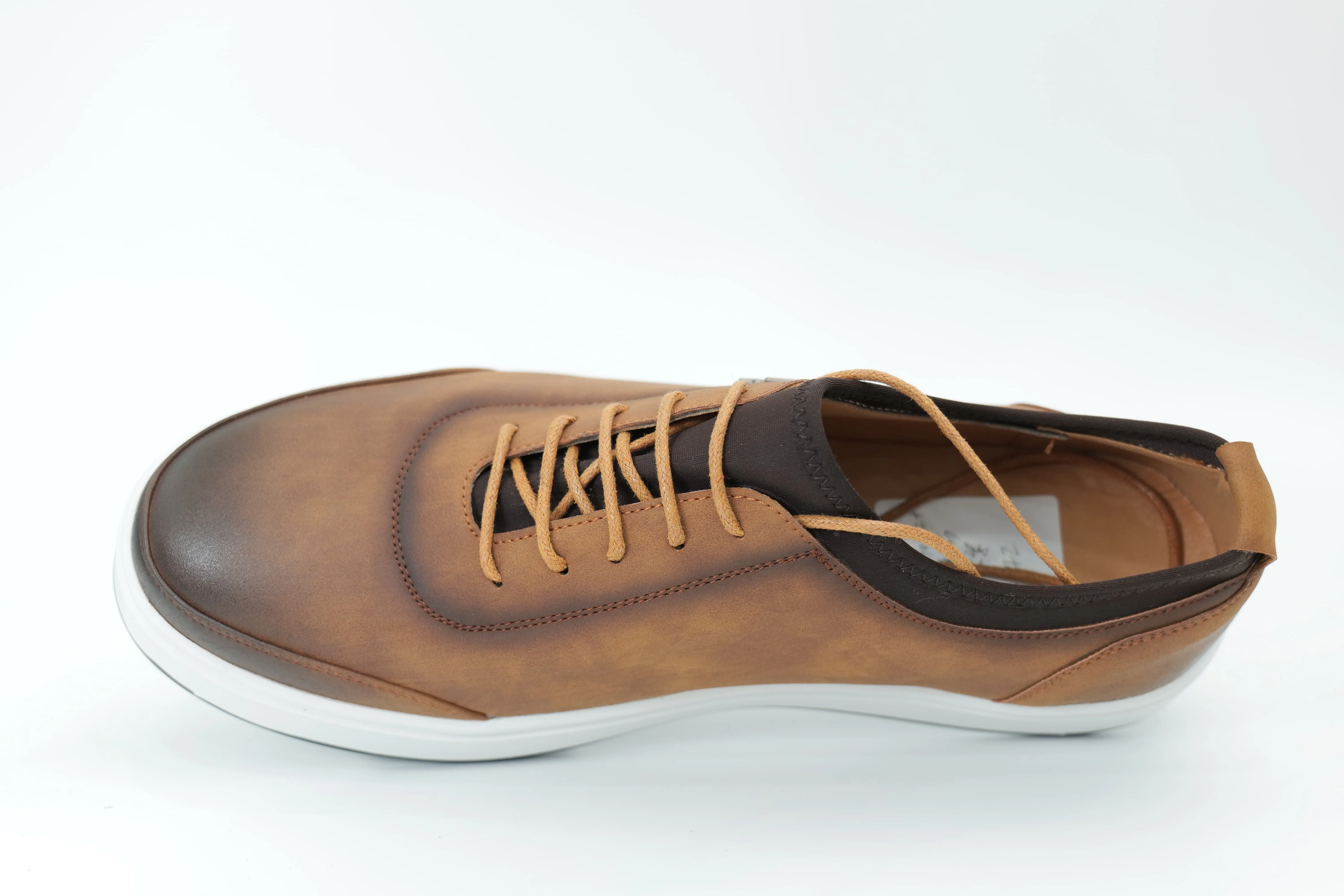 Casual sneakers