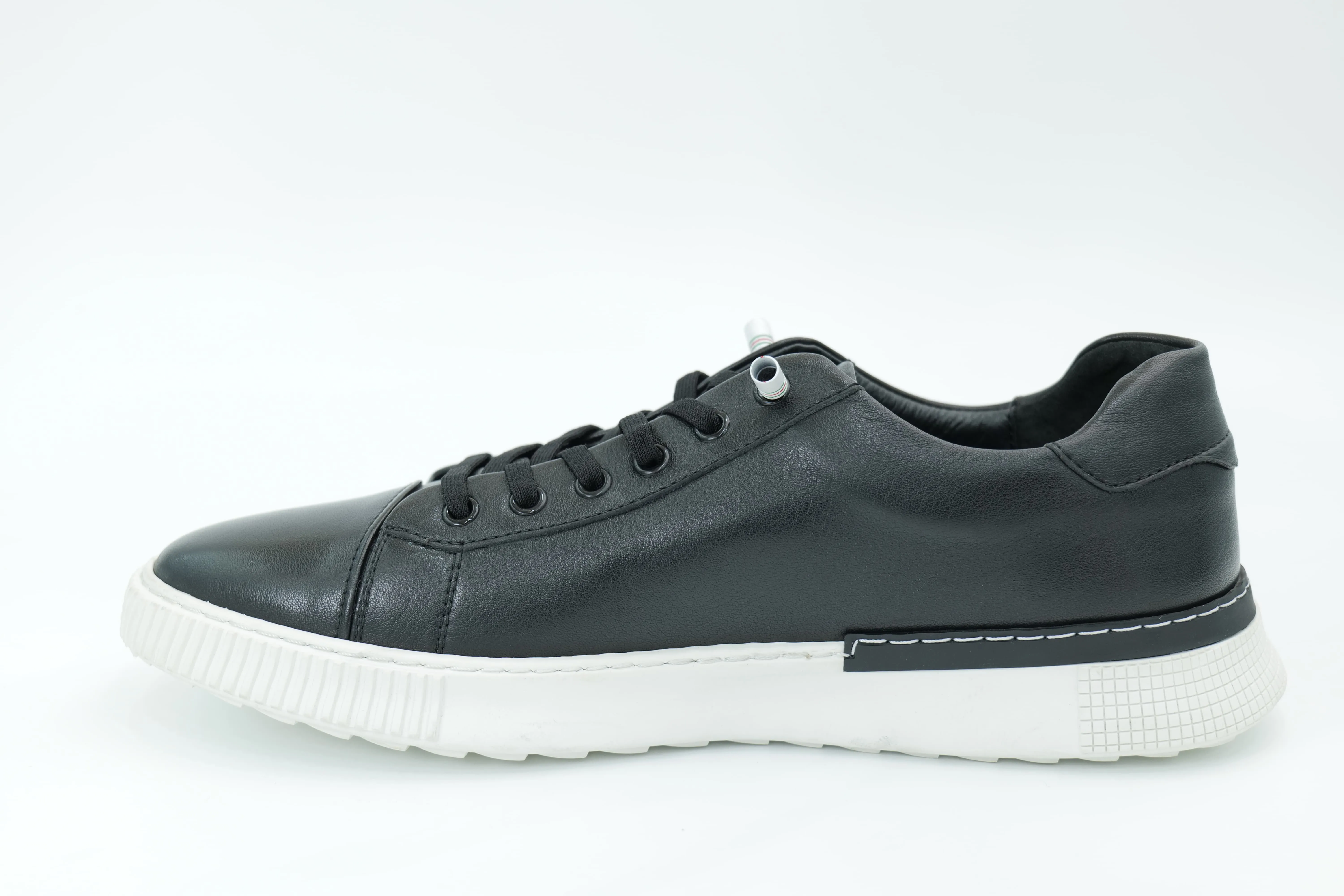Casual sneakers