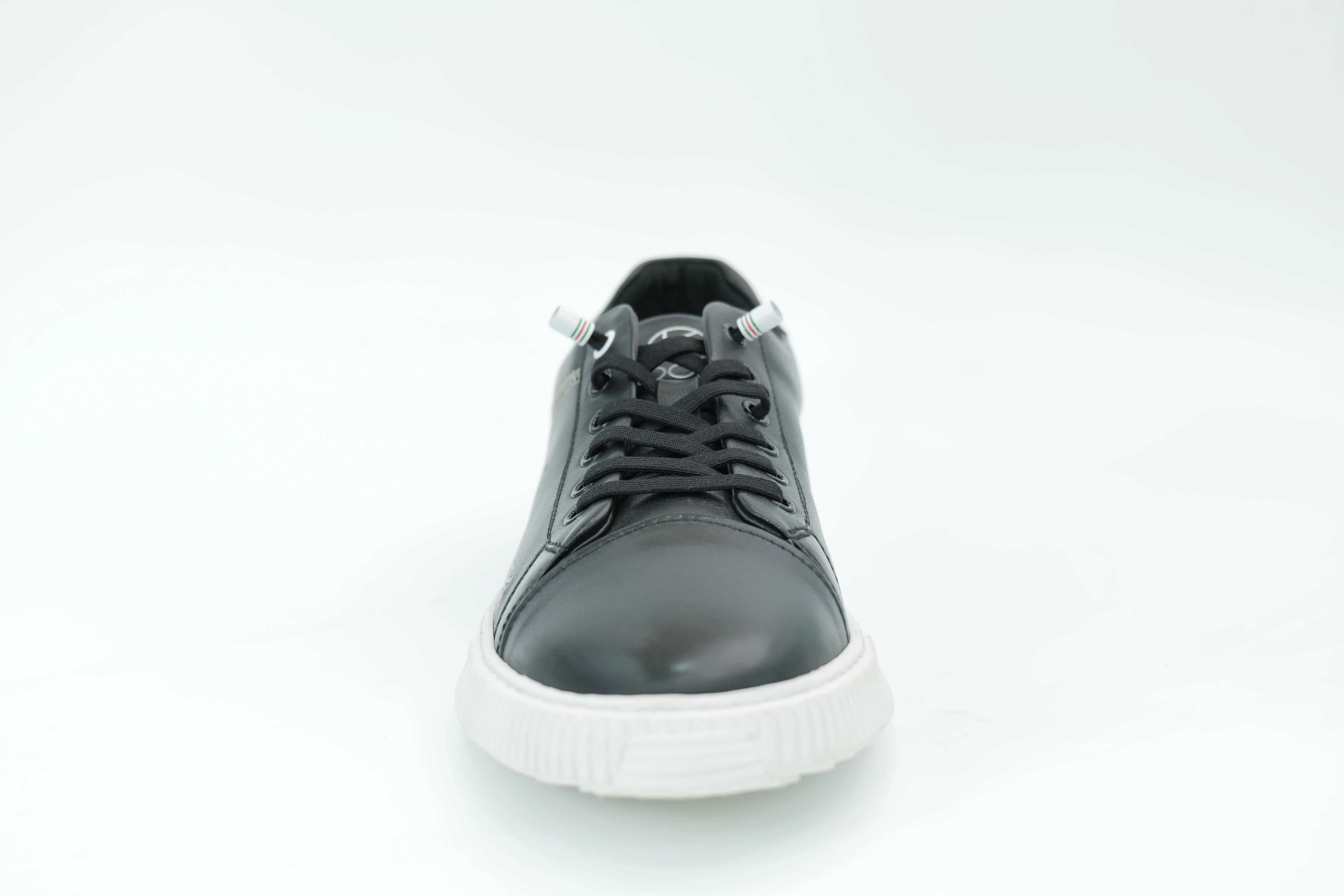 Casual sneakers