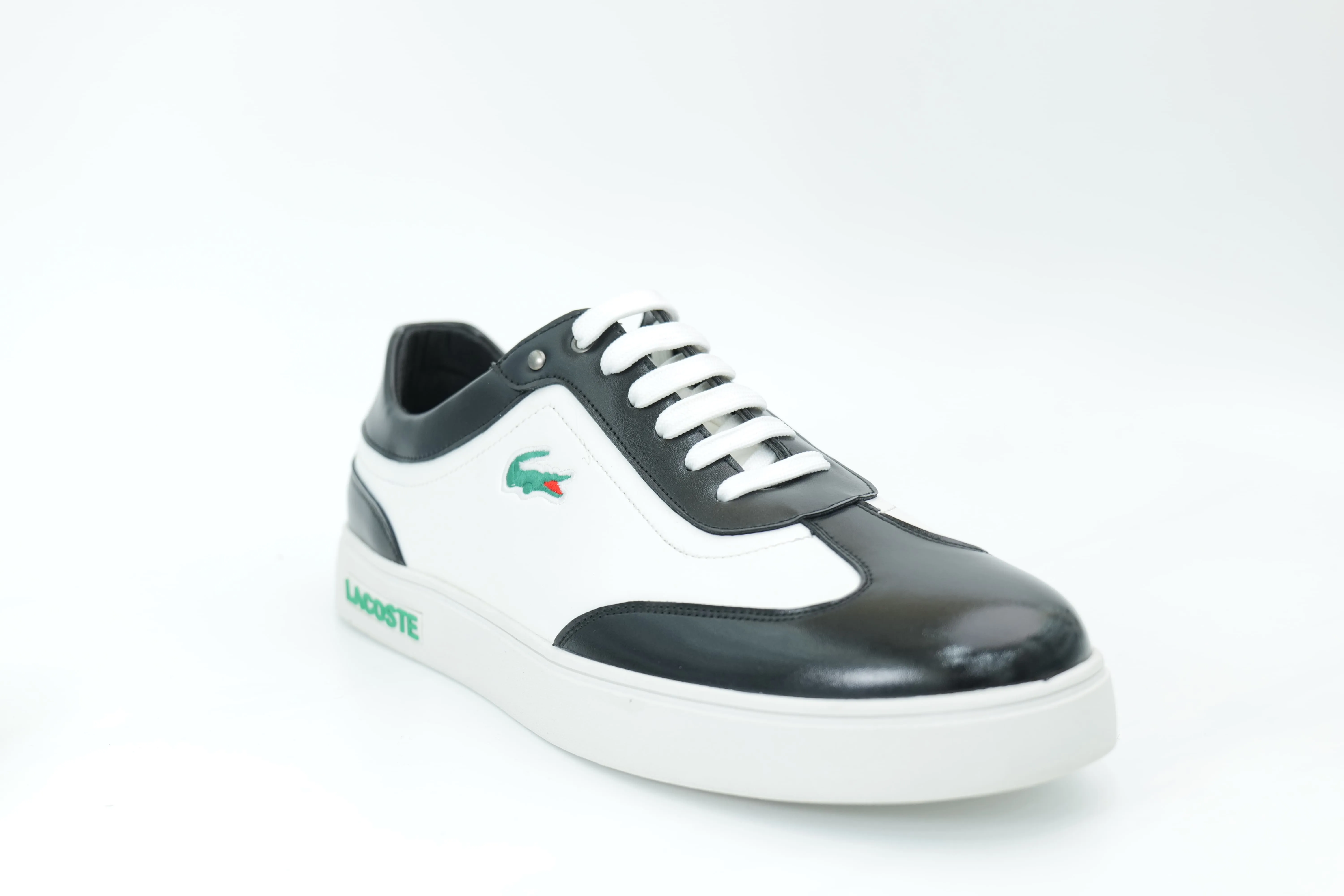 Casual sneakers