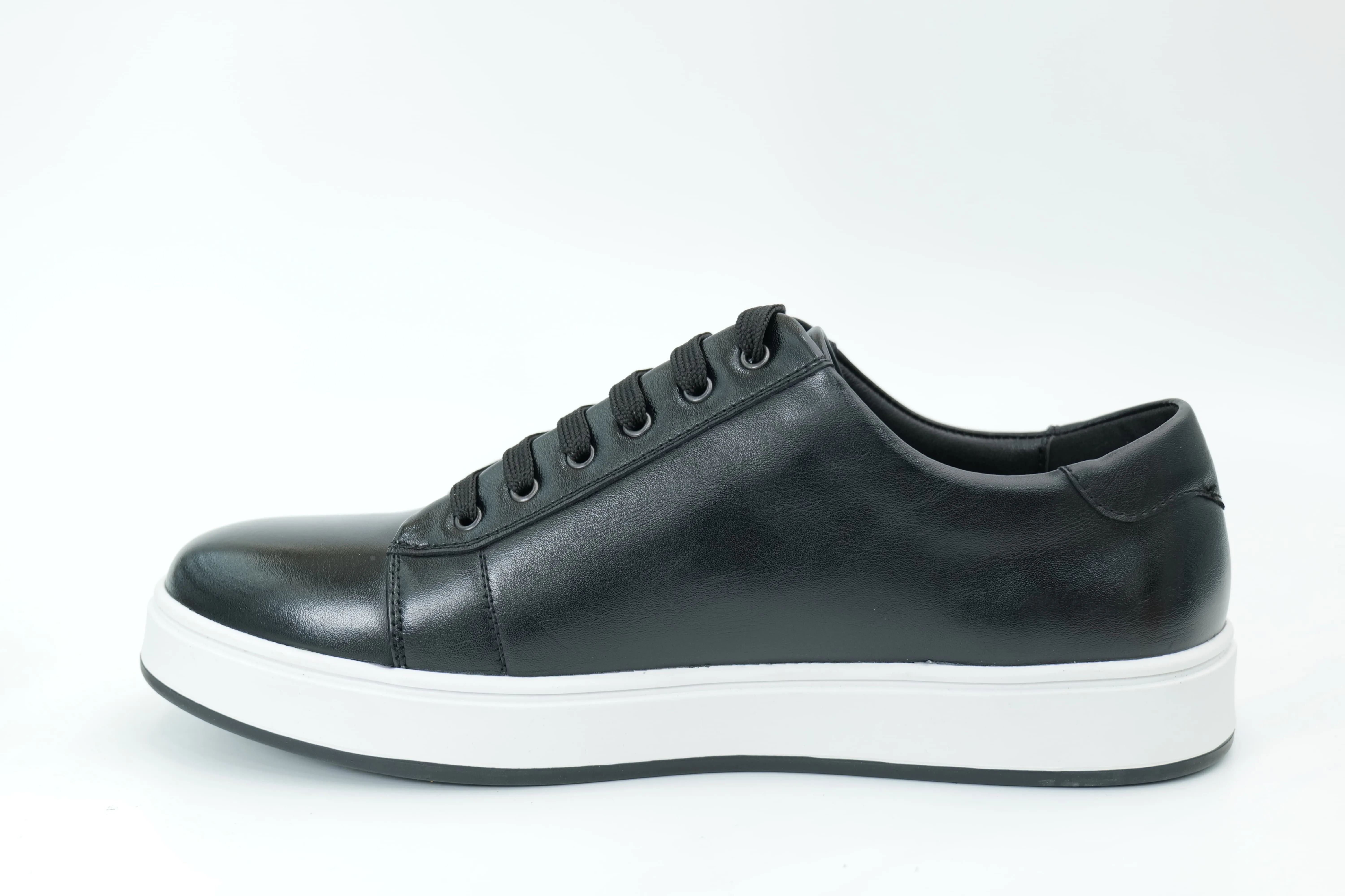 Casual sneakers