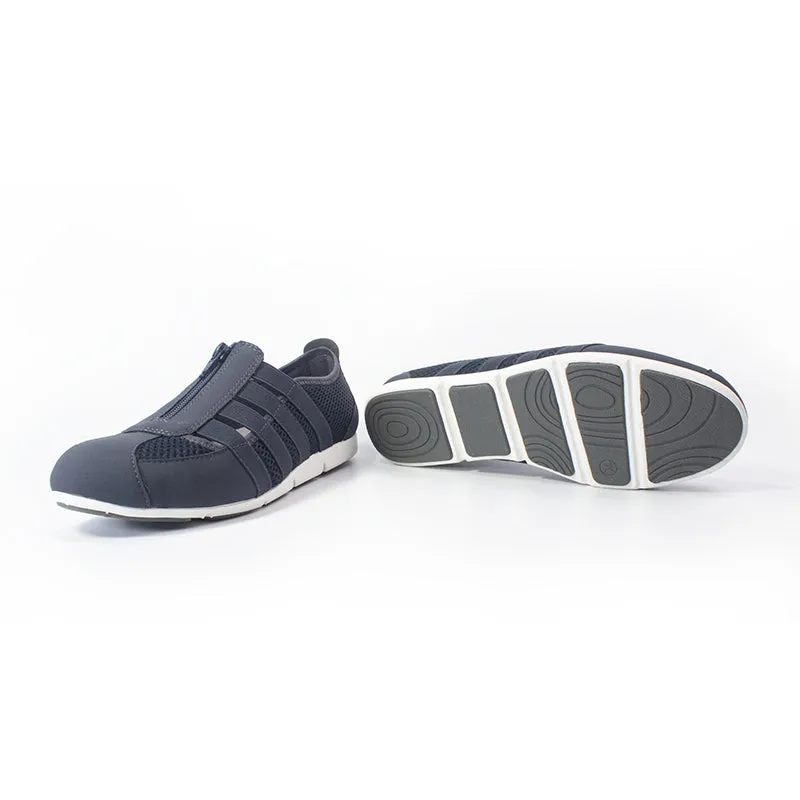 Casual sneakers