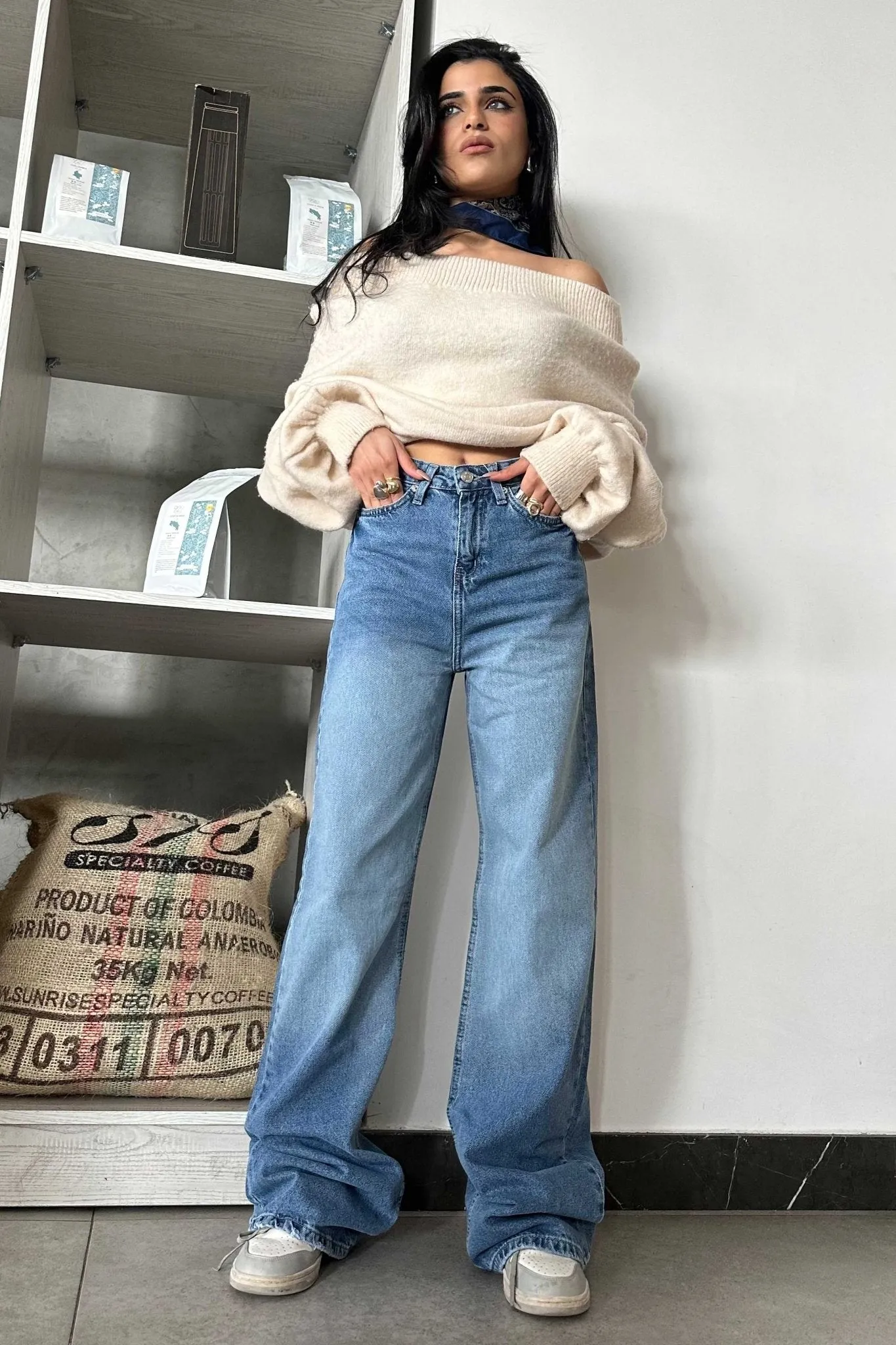 Chill Wide Leg Jeans - Medium Blue Washed Jeans.