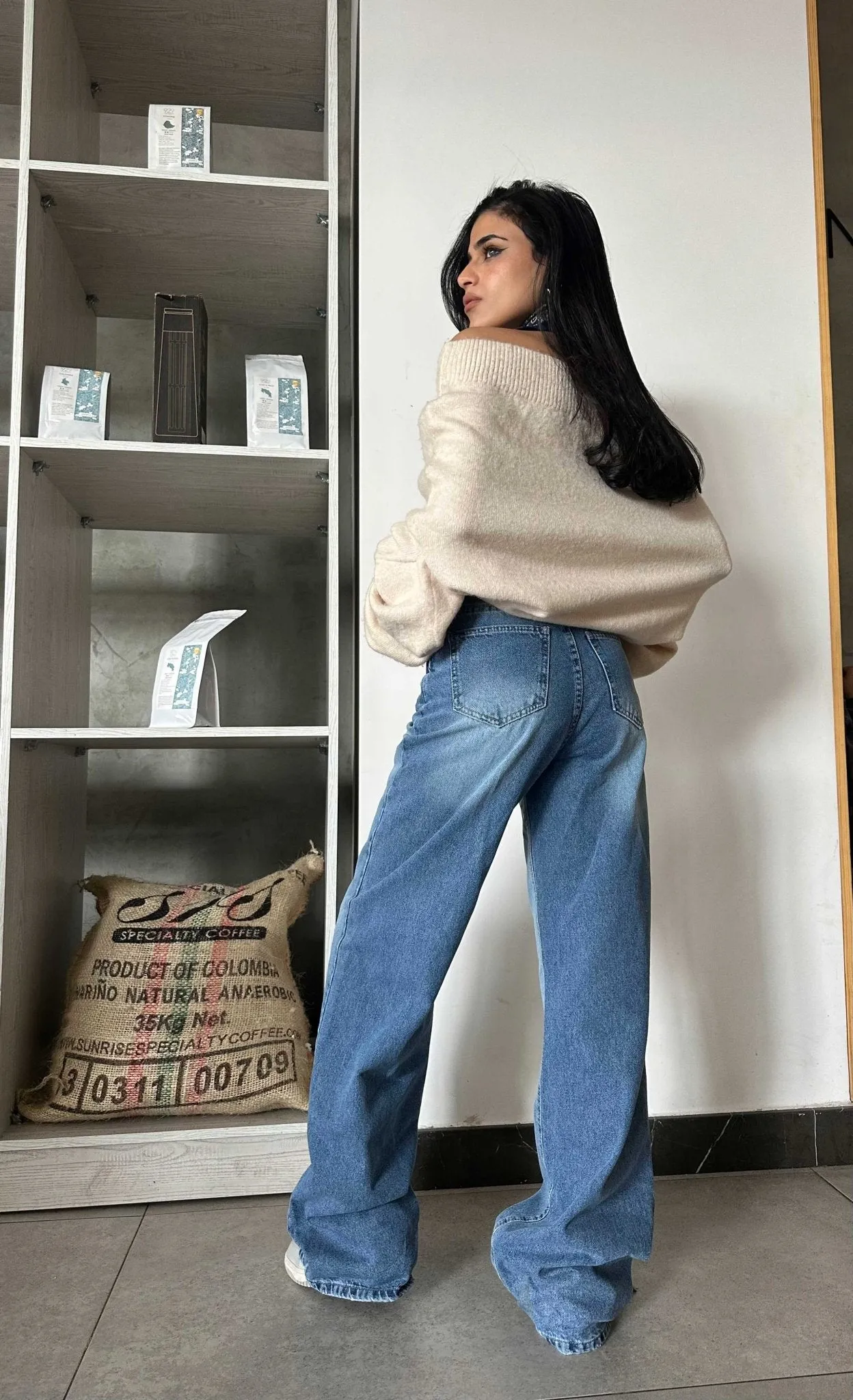 Chill Wide Leg Jeans - Medium Blue Washed Jeans.