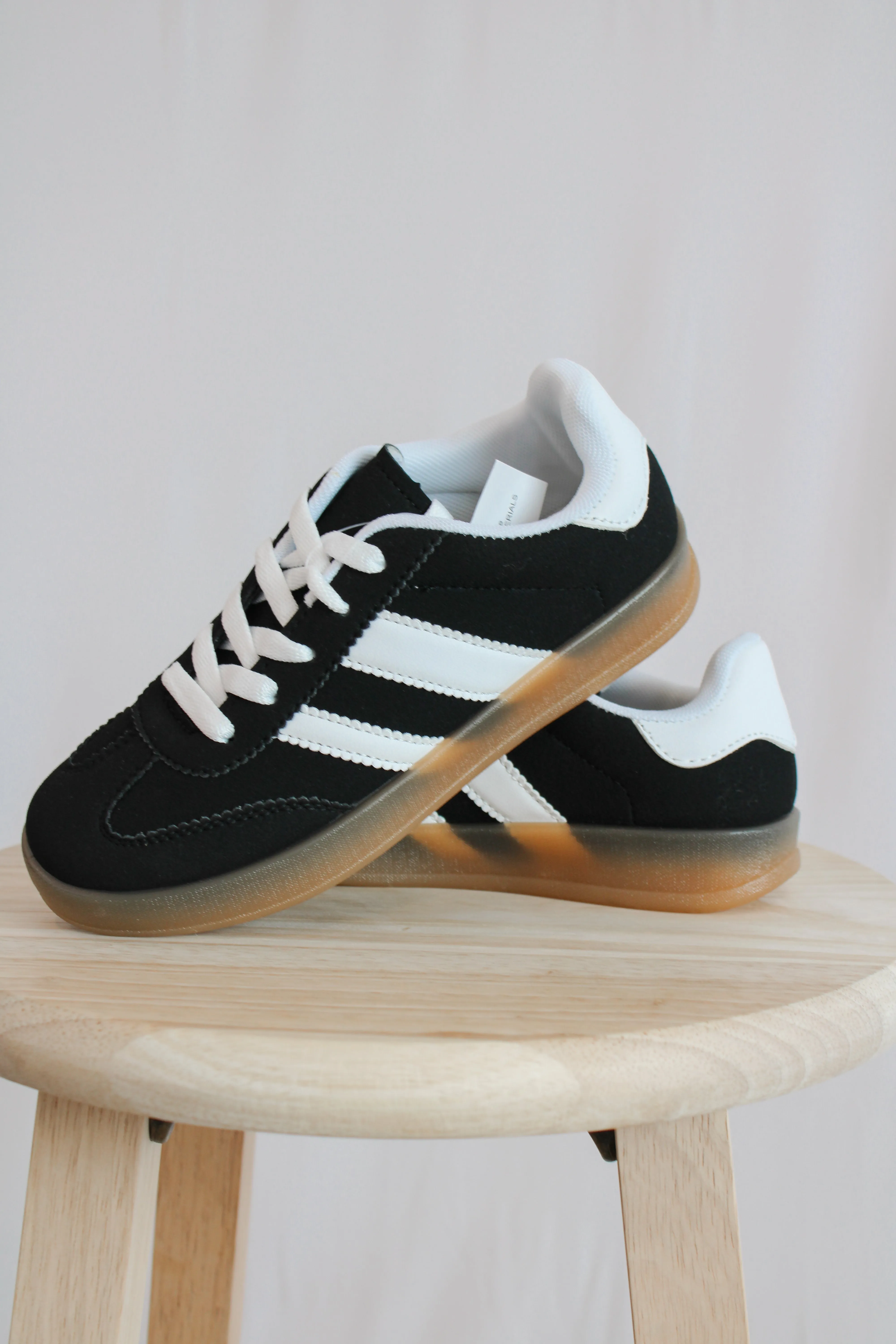 DEE GIRLS LOW TOP SNEAKERS