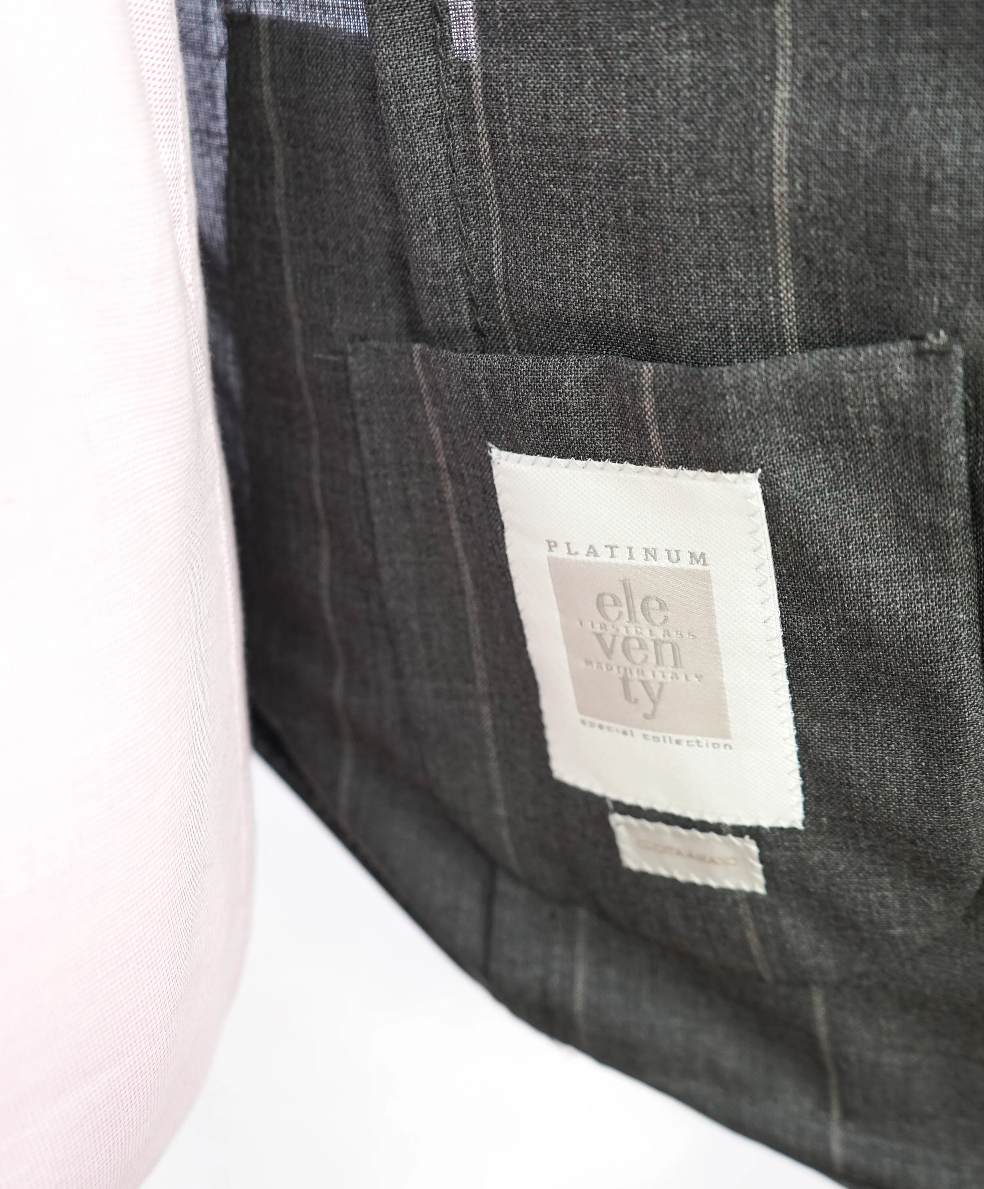 ELEVENTY - ERMENEGILDO ZEGNA Mohair *14 MICRONS* Blazer - 44US
