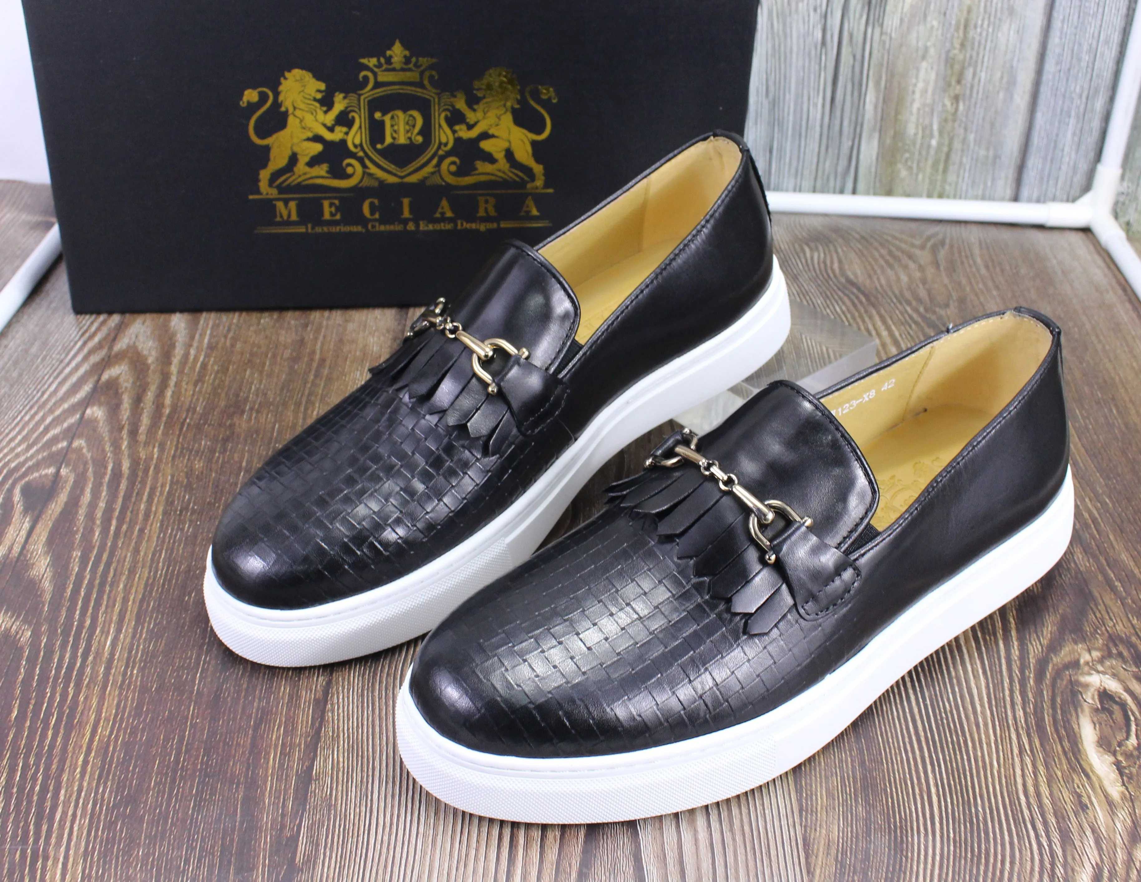 Embossed Genuine Leather Interlocking pattern Casual Sneakers