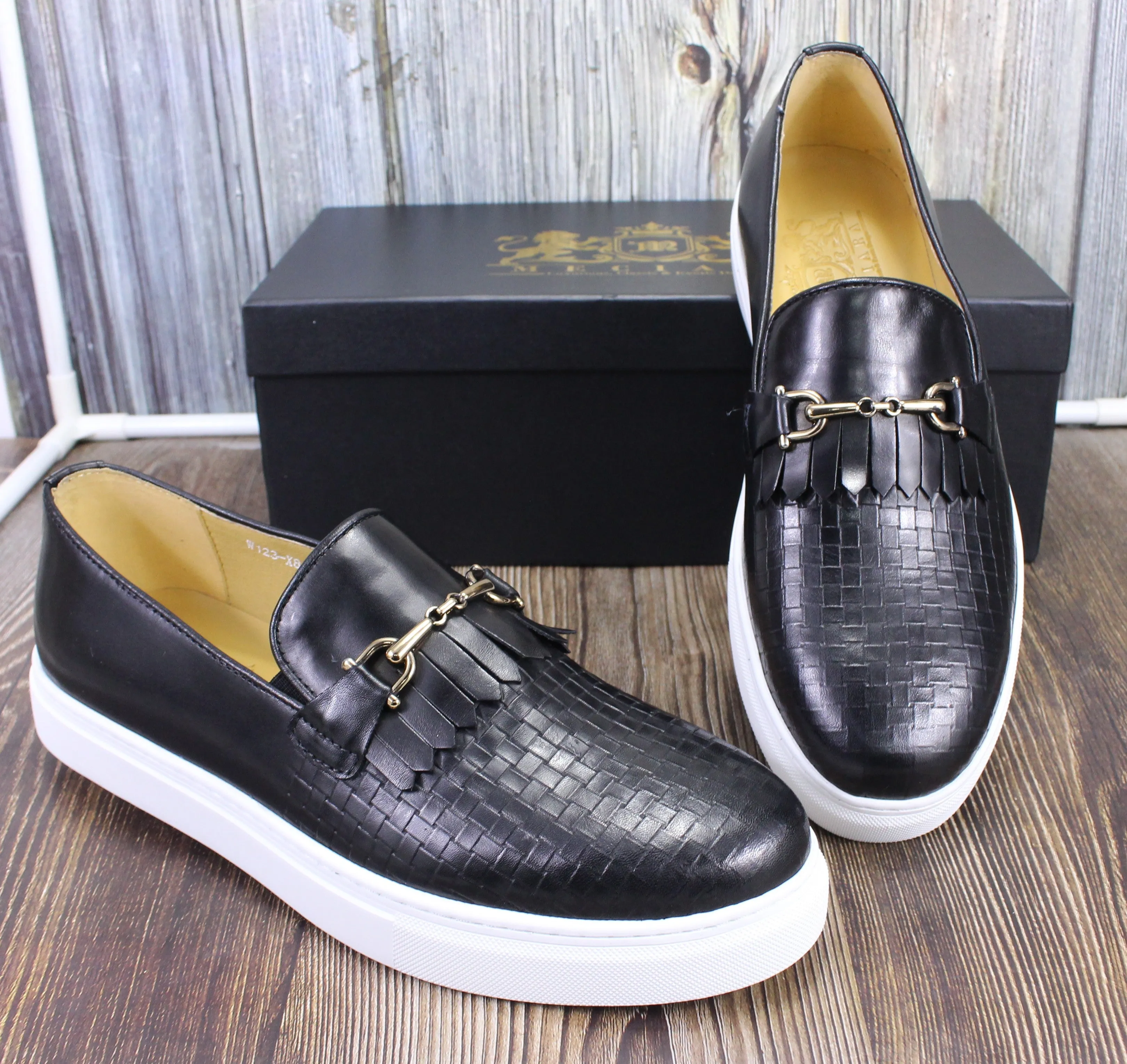 Embossed Genuine Leather Interlocking pattern Casual Sneakers