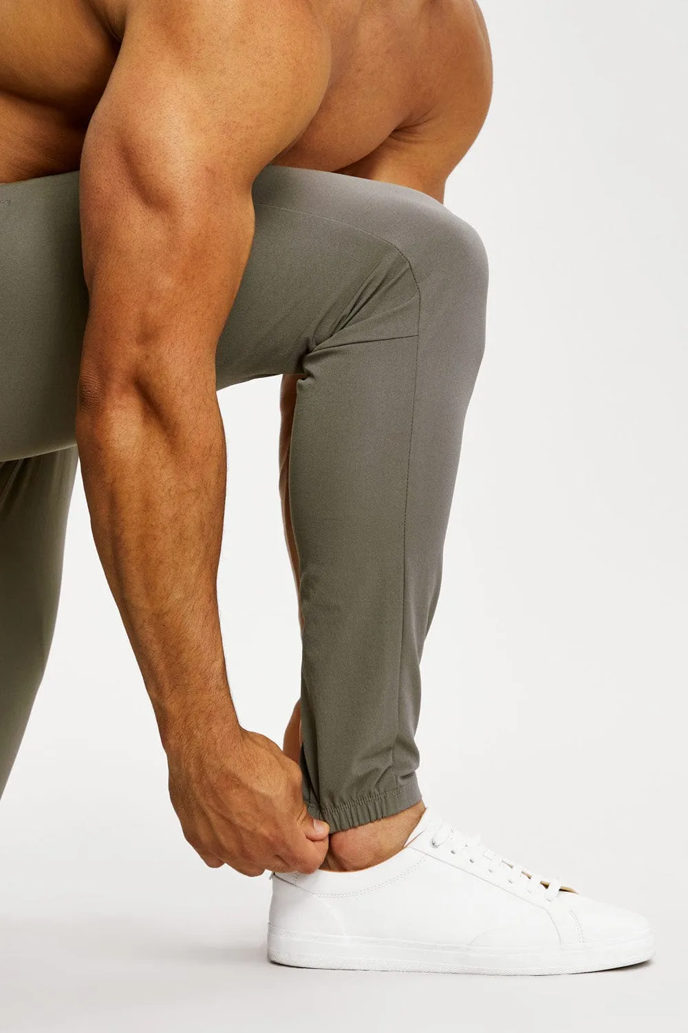 Everyday Tech Trousers in Olive