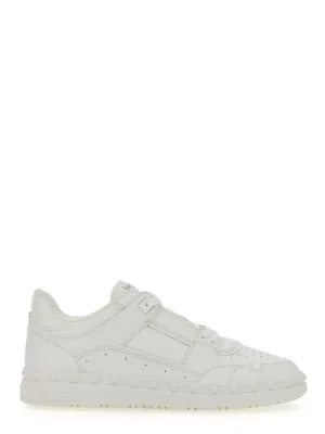 Freedots" Low Top Sneaker