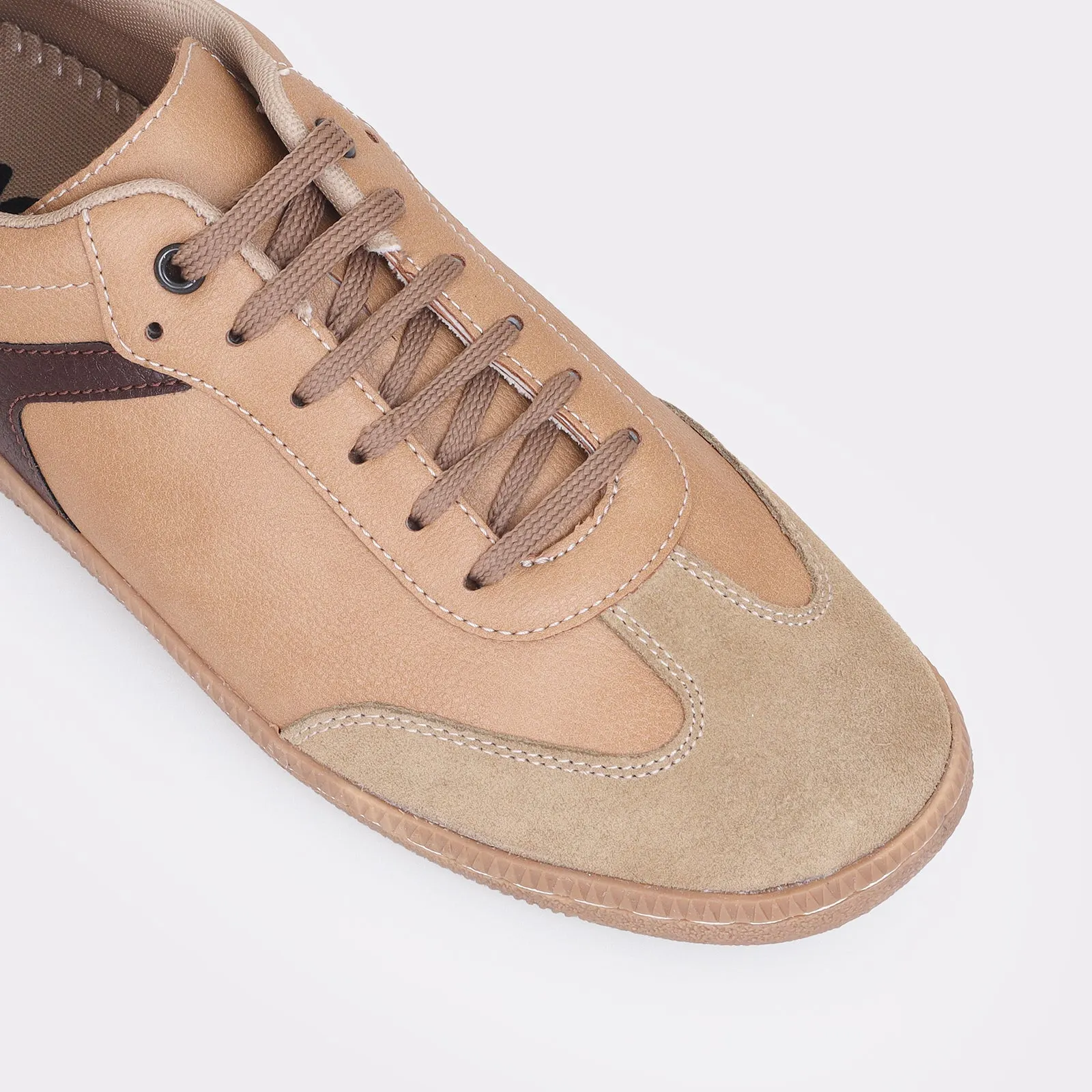 Men's trendy sneakers