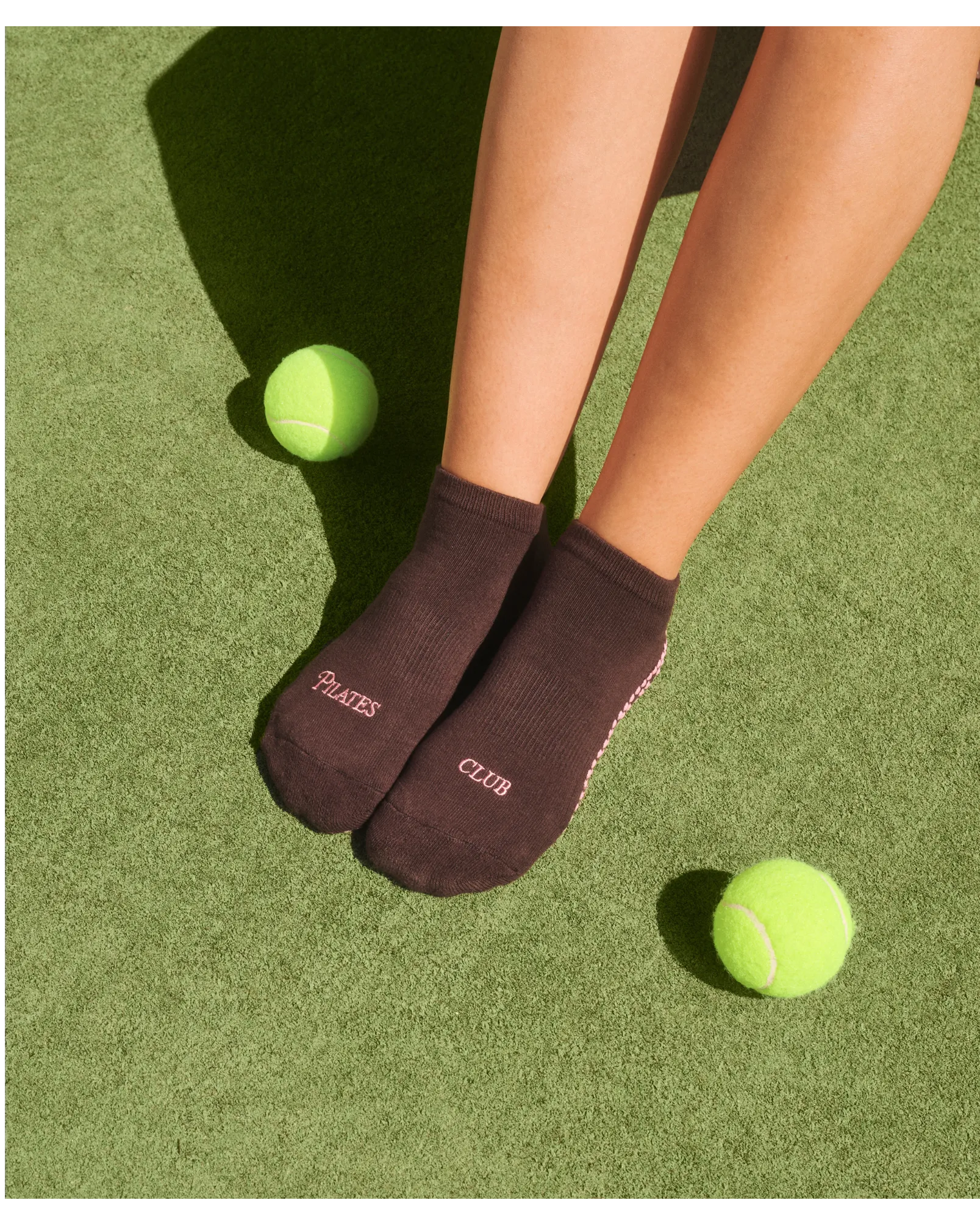 Move Active Classic Low Rise Grip Socks - Pilates Club Chocolate