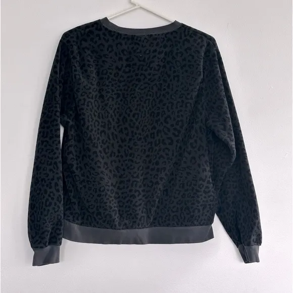 Nike Fleece Leopard Sweatshirt Medium Black Gold Swoosh Gorp Sporty Plush Casual