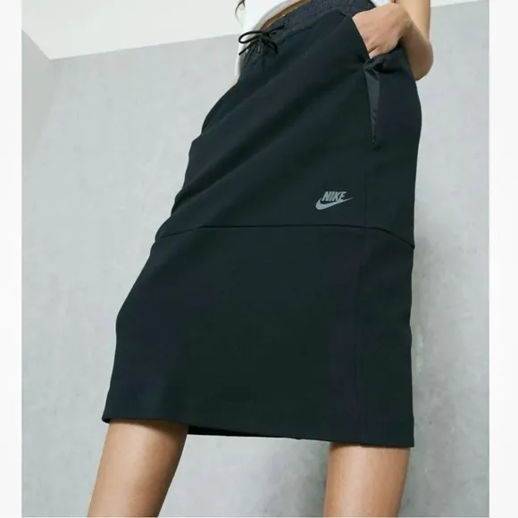 Nike Tech Pack Black Midi Skirt Size Small Pull On Style Style 831719
