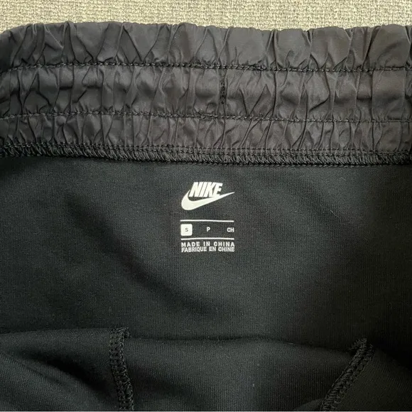Nike Tech Pack Black Midi Skirt Size Small Pull On Style Style 831719