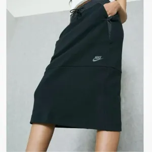 Nike Tech Pack Black Midi Skirt Size Small Pull On Style Style 831719