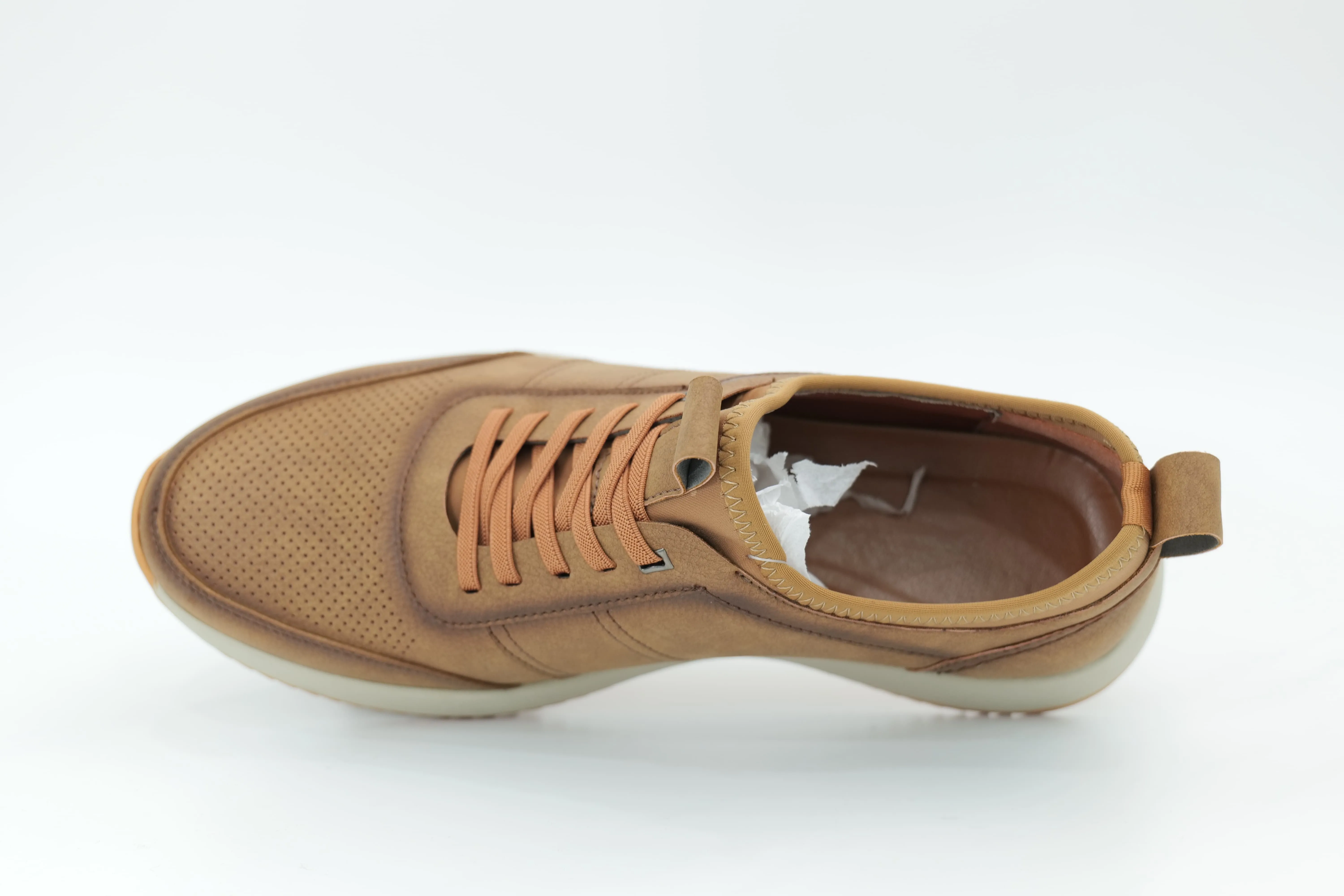 Sports shoes