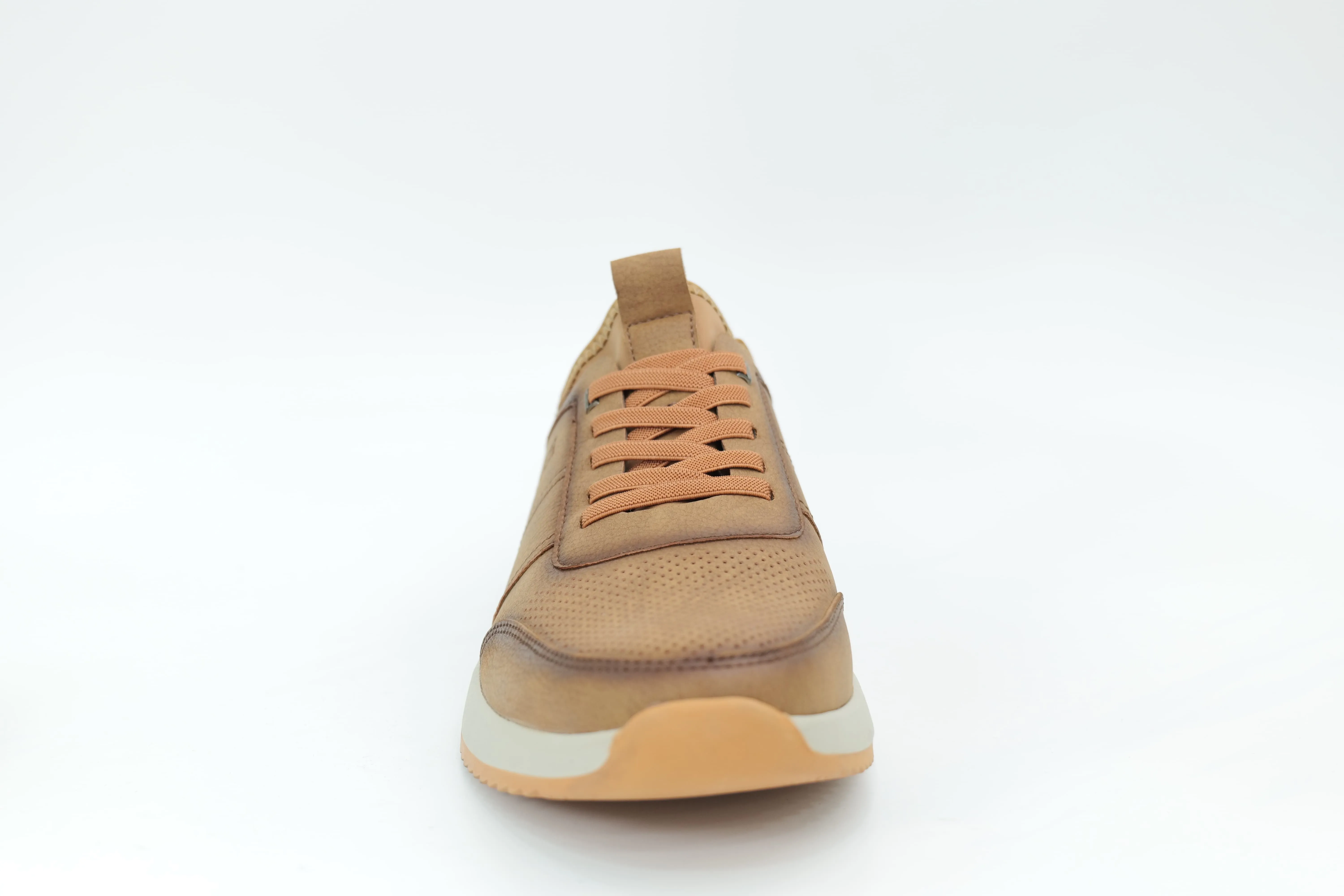 Sports shoes