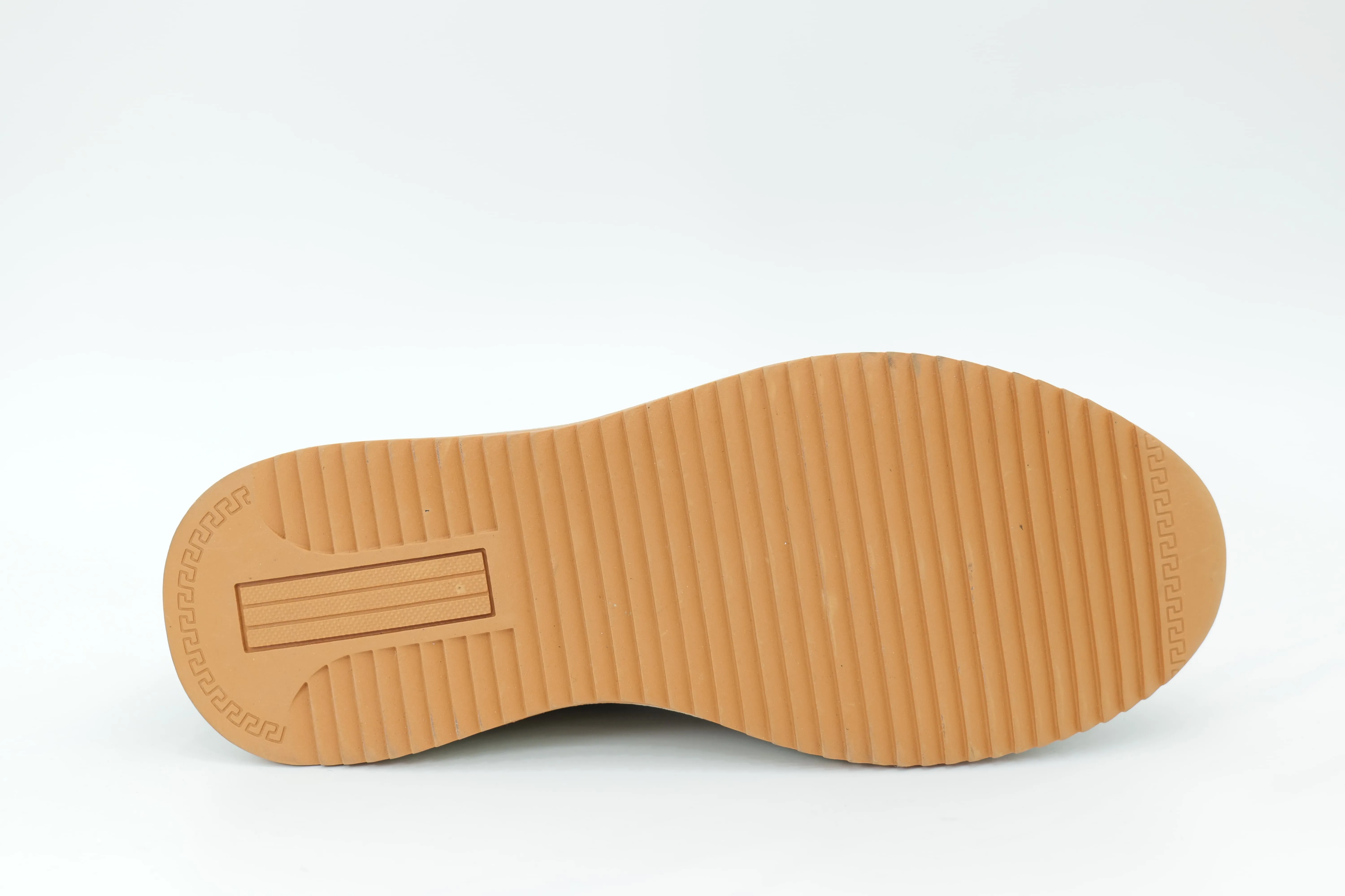 Sports shoes