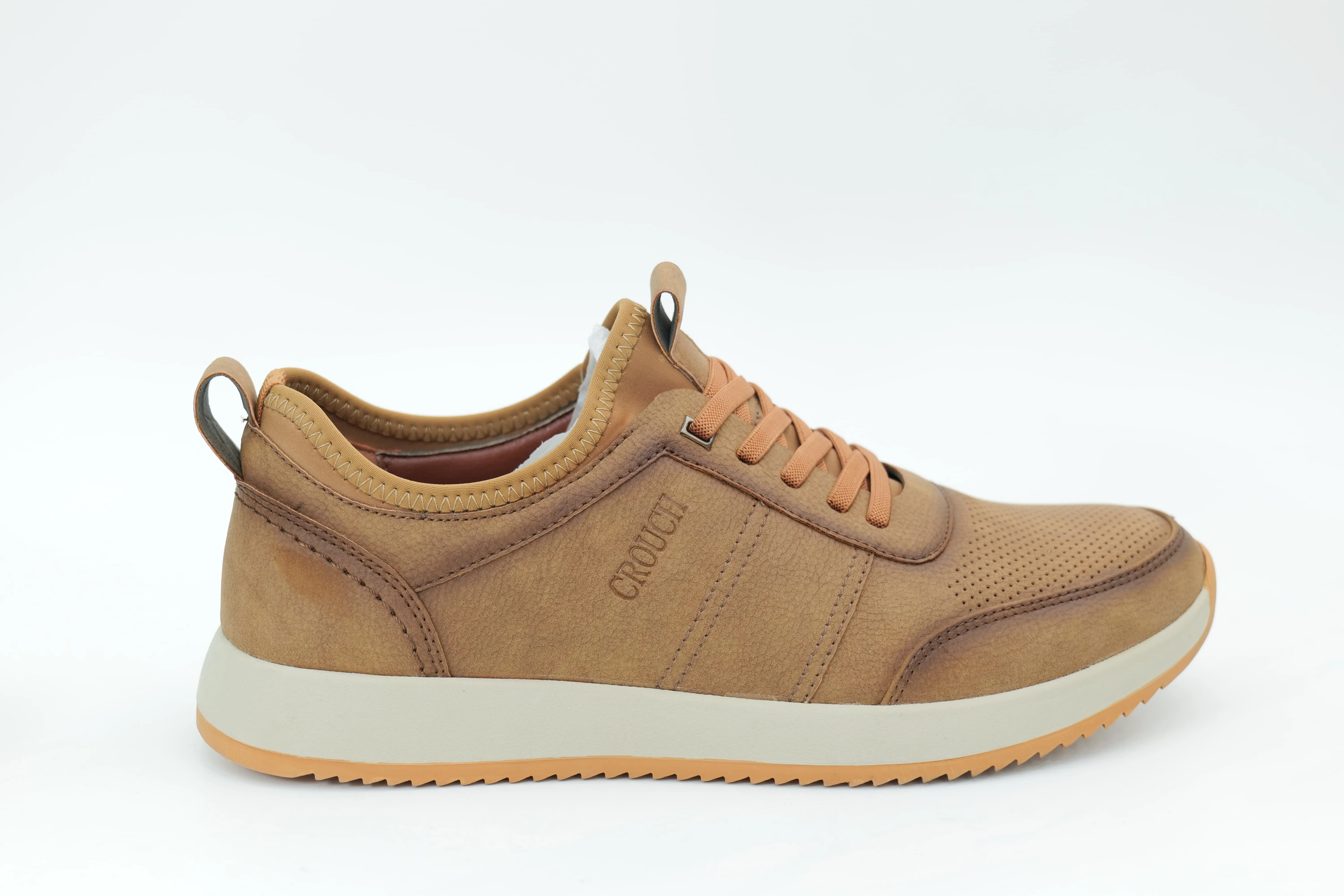Sports shoes