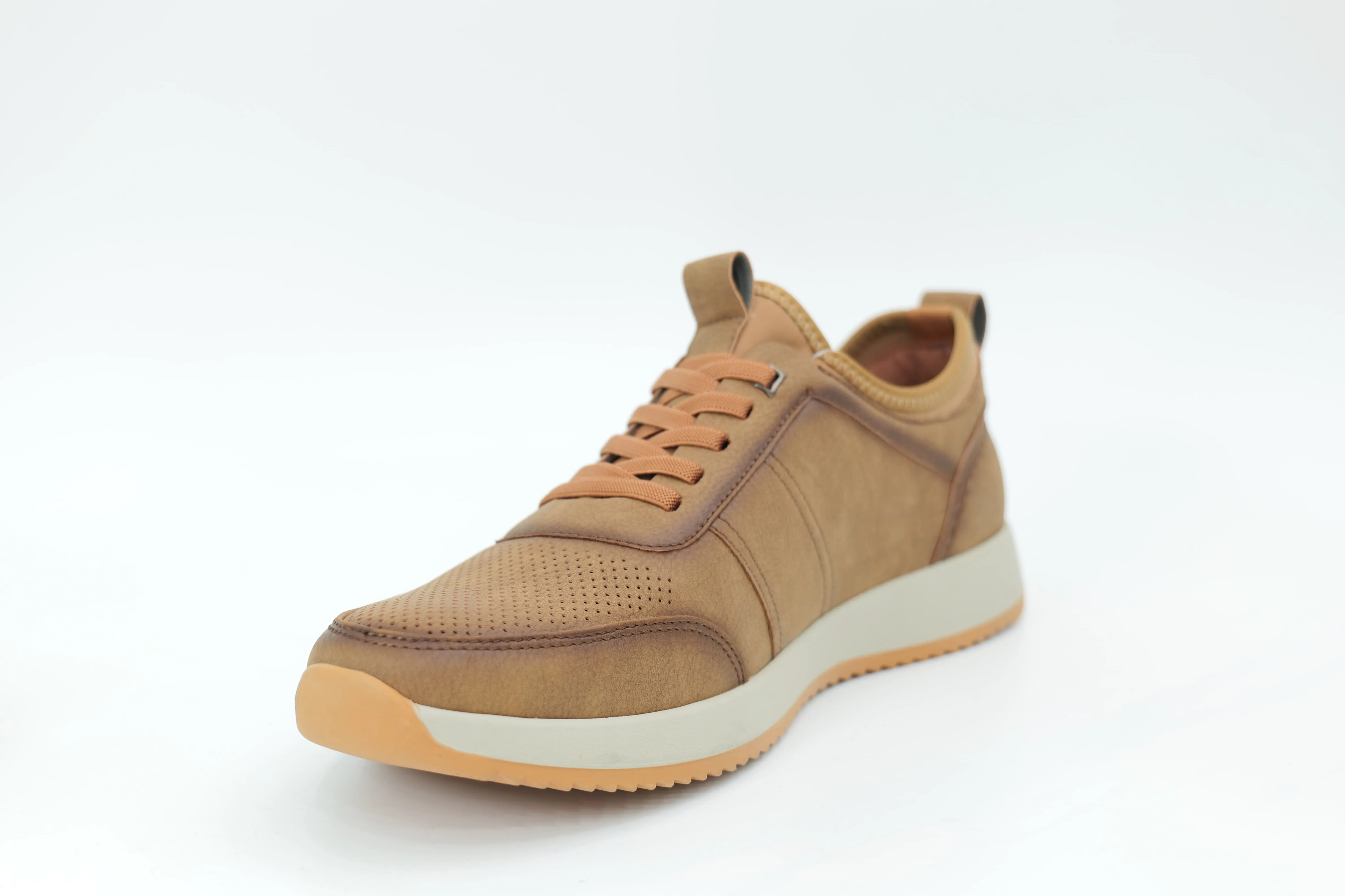 Sports shoes