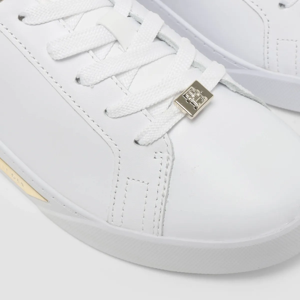 Tommy Hilfiger Golden HW Court Sneaker FW0FW07702  - WHT